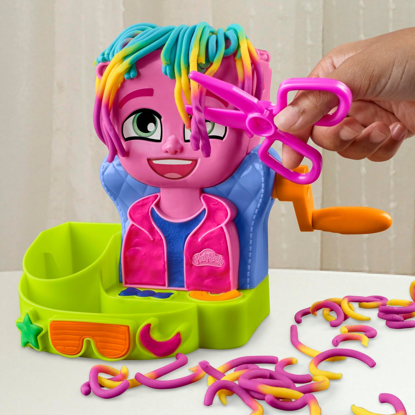 Play-Doh Crazy Cuts Hair Salon Playset with 6 Cans, pretend play toy, creative toy for girls and boys ages 3 and up.
