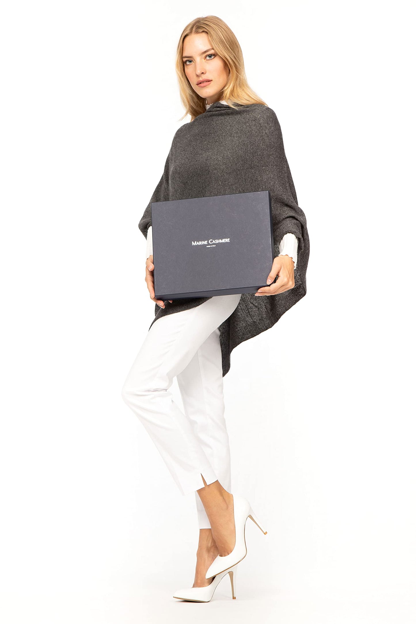 Marine cashmere poncho made from a blend of cashmere for women, delicate and soft, made from cashmere (basalt).