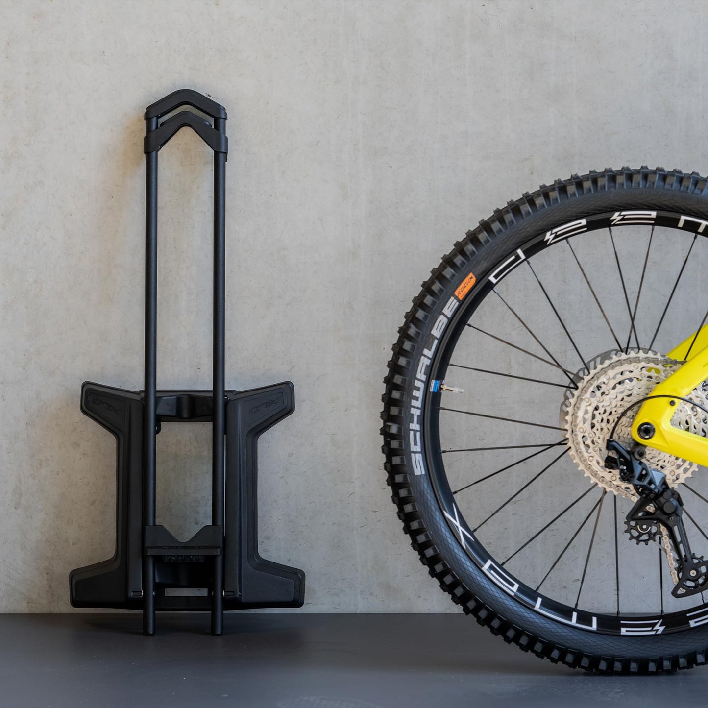 XLC The foldable XLC bike stand VS-F08, stylish and space-saving, black.