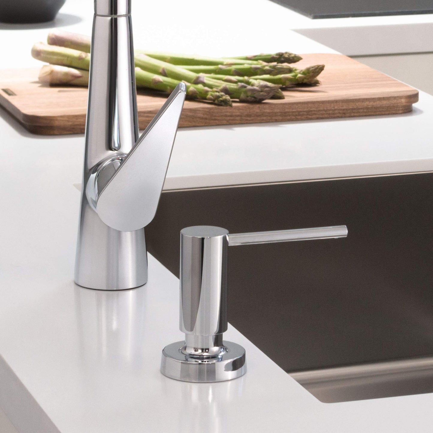 hansgrohe Soap and Lotion Dispenser Kitchen Accessory (round) Chrome