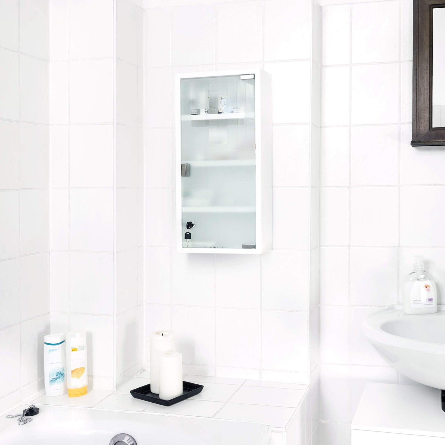 Relaxdays medicine cabinet EMERGENCY XXL Made of metal and glass Pharmaceutical cabinet for the bathroom HxWxD 57 x 27 x 12 cm with magnetic glass door 4 shelves for medication and bandages, white.