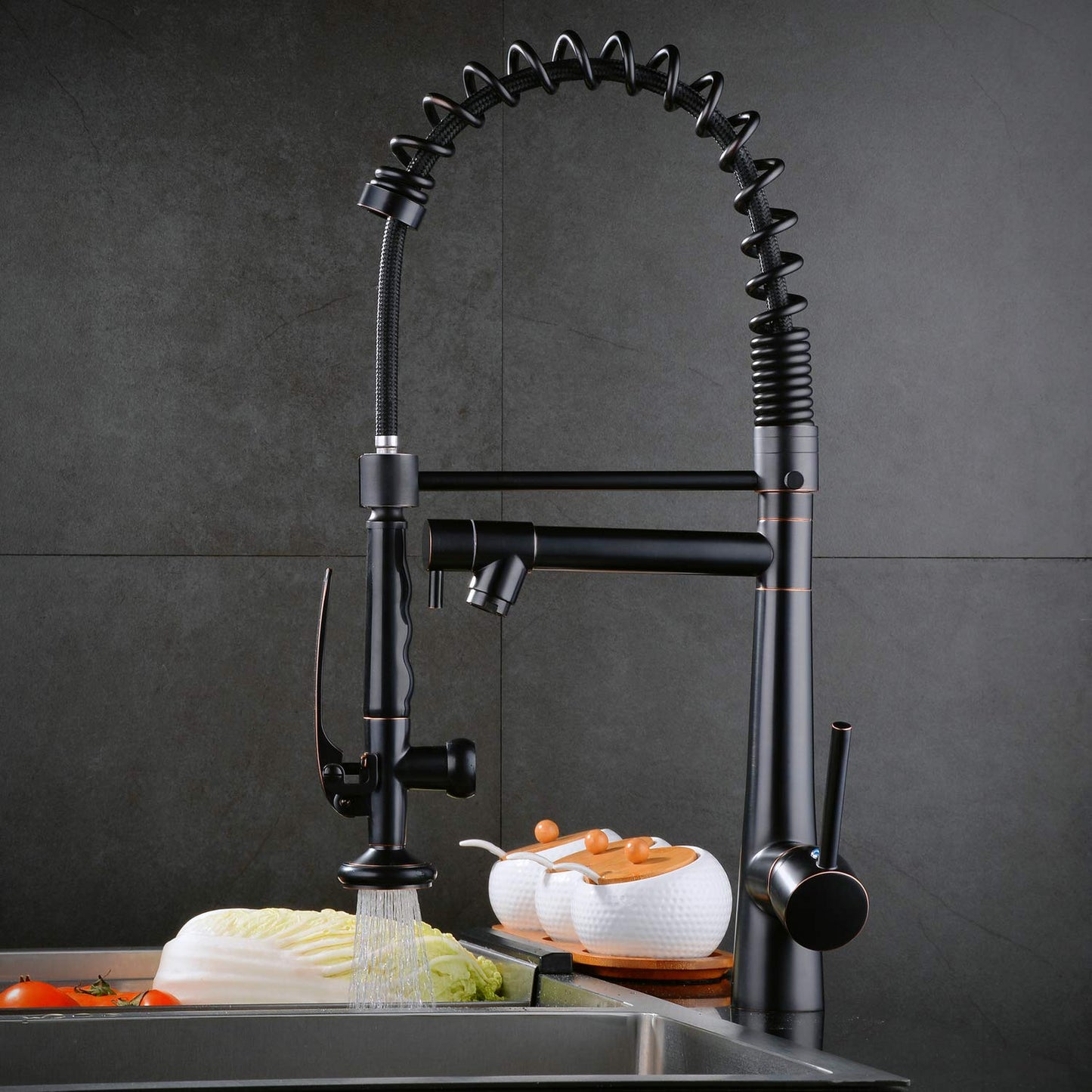 Kitchen faucet with retractable dual-spray nozzle, 2-way kitchen water tap spiral spring tap 360° rotatable, black.
