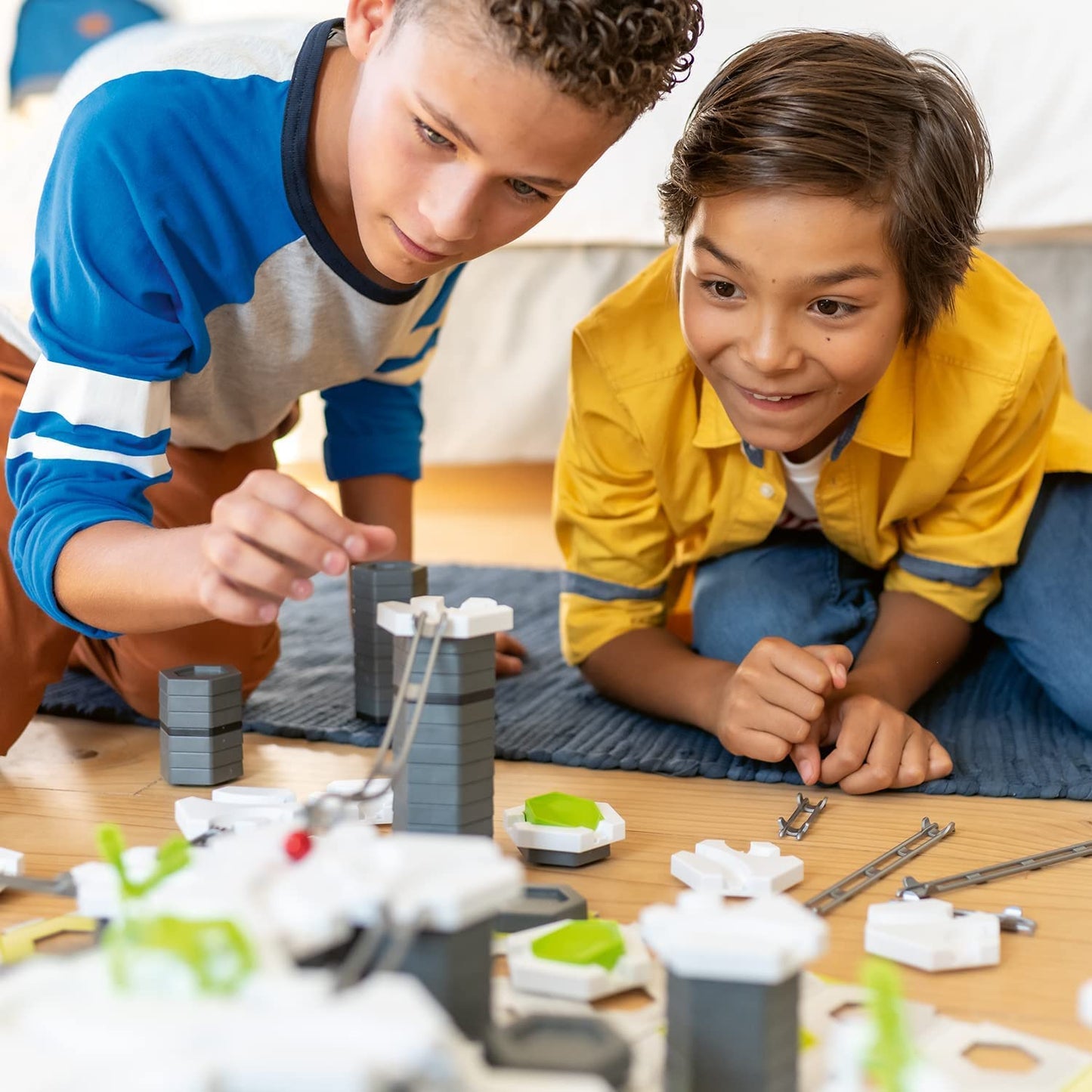 Ravensburger GraviTrax Starter Set - Expandable marble run for kids, interactive maze, educational toy and construction game for ages 8 and up.