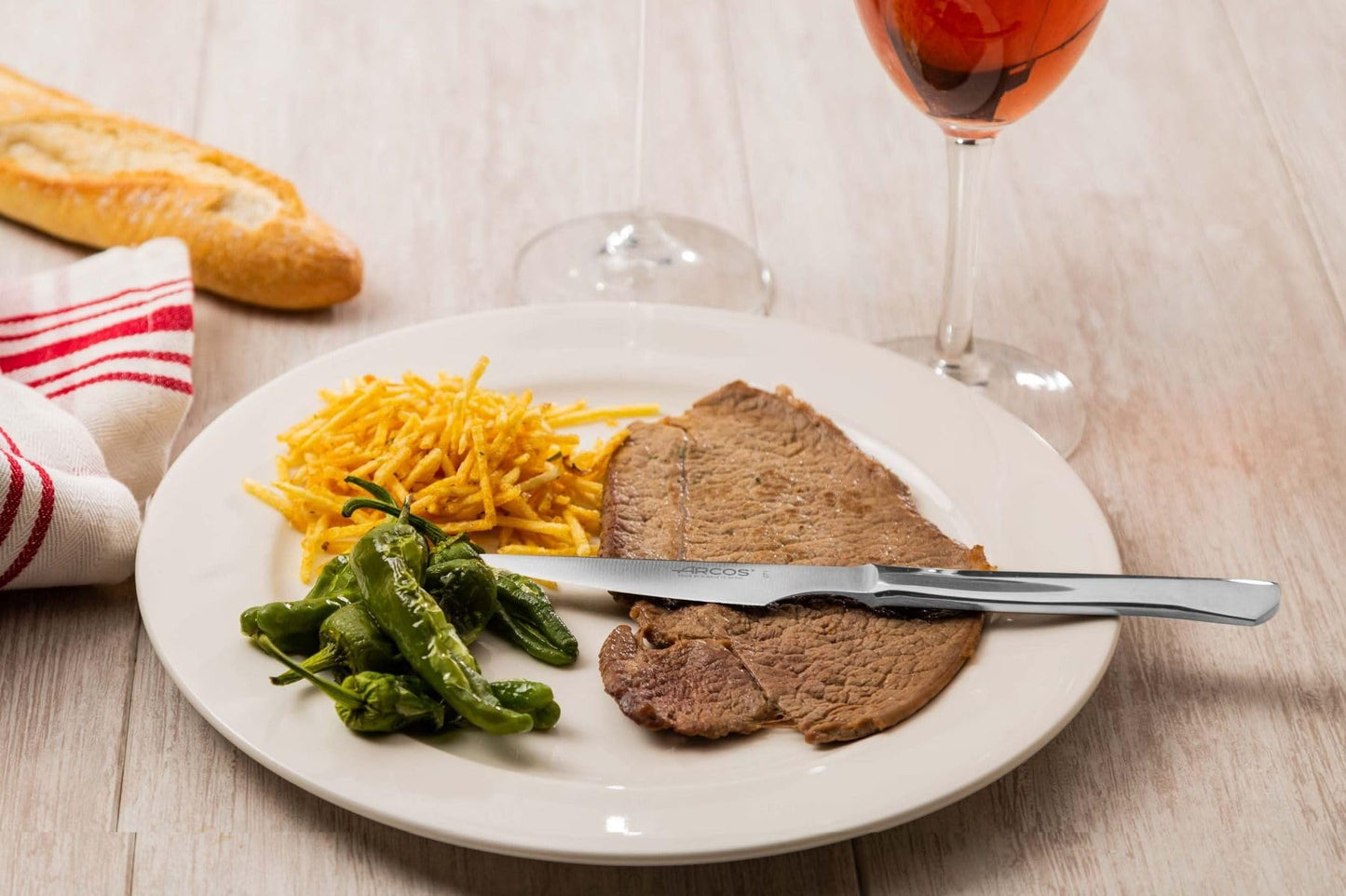 Arcos 378200 Table Knife - Set of 6 Steak Knives (6 knives) - Monoblock made from single piece stainless steel in silver color.