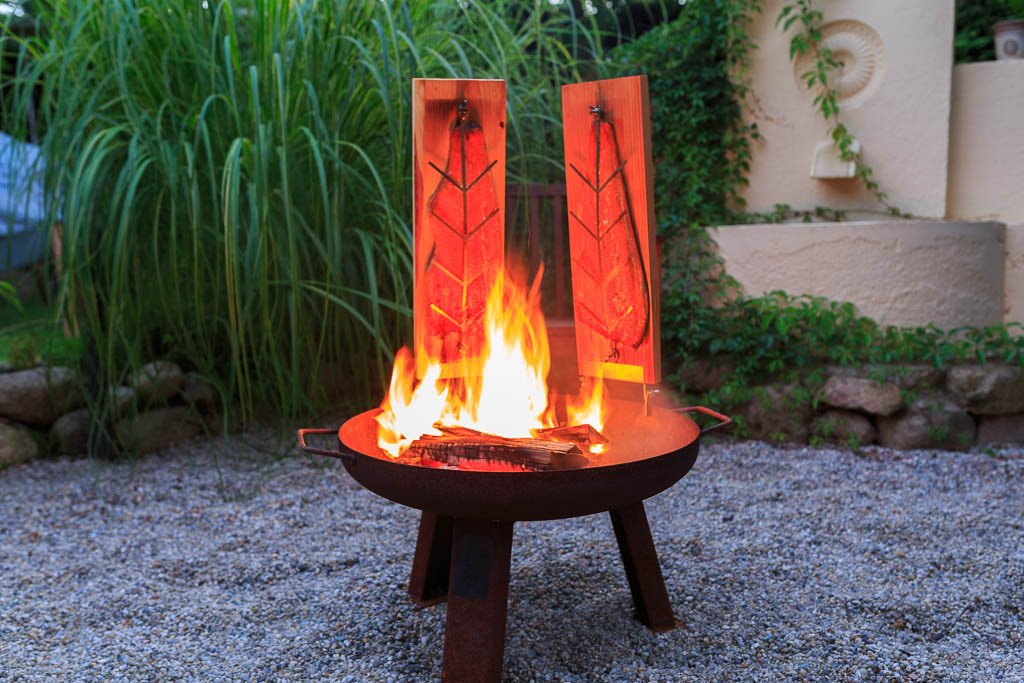 4-piece set of flame salmon planks, smoking planks, flame salmon board made of German larch. Suitable for fire bowls, outdoor grills, and of course, for gifting! (4, Larch)