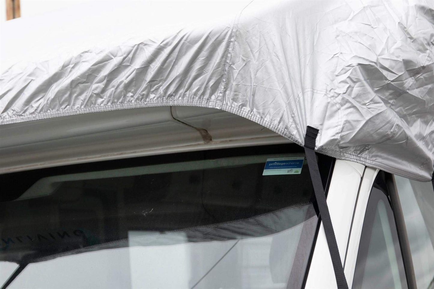 Maypole caravan roof cover suitable for 750 cm to 800 cm length. Made of polyester with a universal fit.
