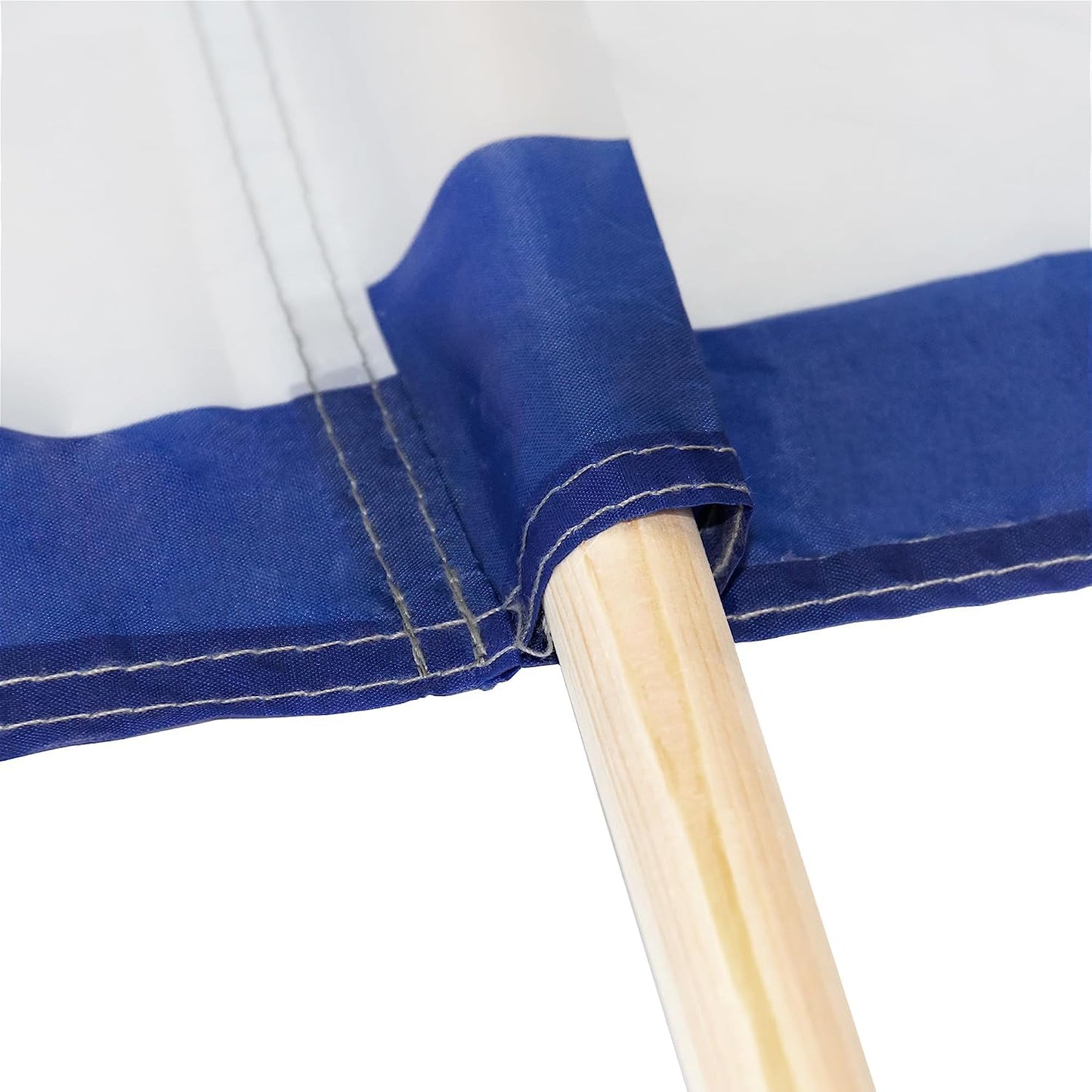 Idena - Blue-white windbreak incl. rubber mallet (white), with wooden poles, carrying strap and securing bands, 80 x 600 cm, privacy screen for beach, camping and garden (800 x 80 cm | incl. rubber mallet)