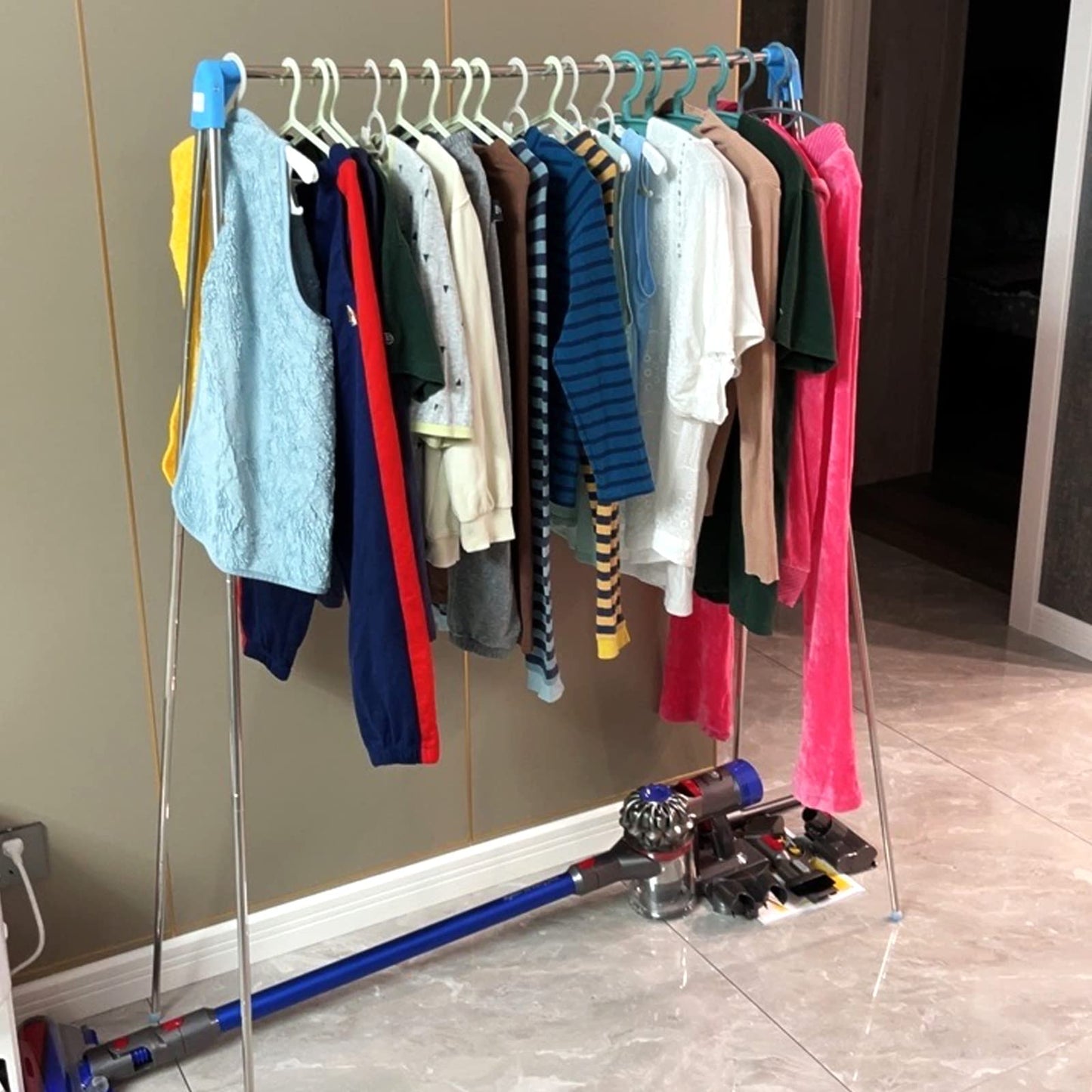 Folding Portable Clothes Rack, Extendable Clothes Pole, Adjustable Travel Clothes Stand, Lightweight Clothes Rack for Travel, Dance, Camping, Laundry