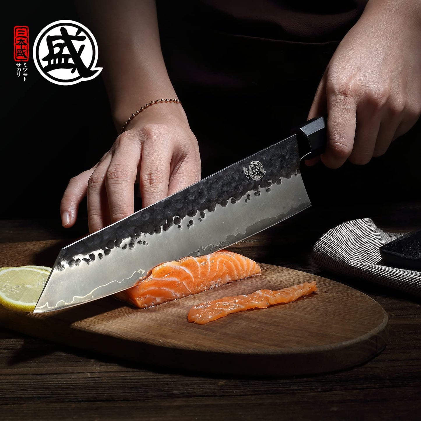 MITSUMOTO SAKARI 23 cm Japanese chef's knife, Kiritsuke kitchen knife Professional steel with high carbon content, Hand-forged meat knife (Rosewood handle & Boutique wooden box)
