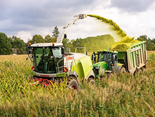 CALVENDO Puzzle Claas Jaguar 950 and John Deere 6250R | Puzzle size cm Photo puzzle for happy hours