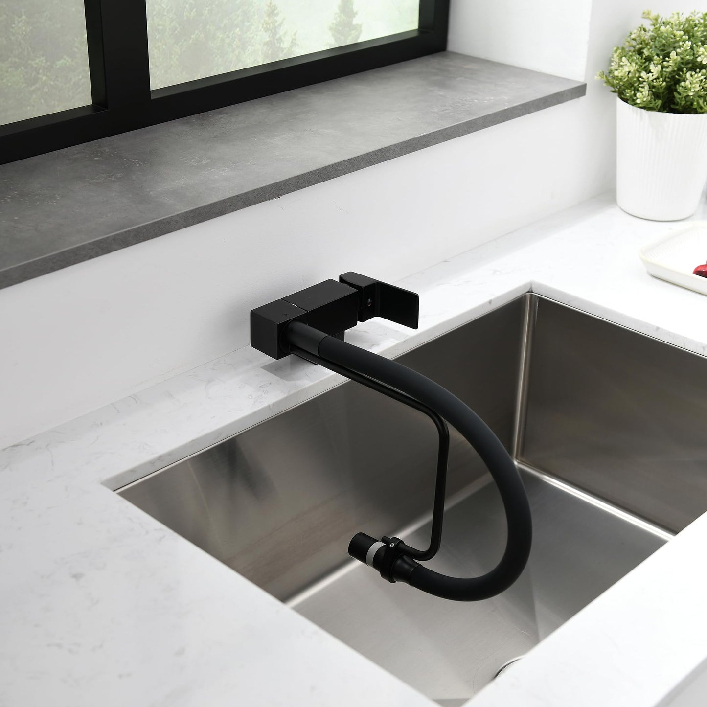 Pre-Window Kitchen Faucet with 360° Adjustable Water Tap with 2 Spray Modes, 360° Rotatable Faucet and Under-Window Installation, Ideal Mixer for Kitchens Below the Window (Black)