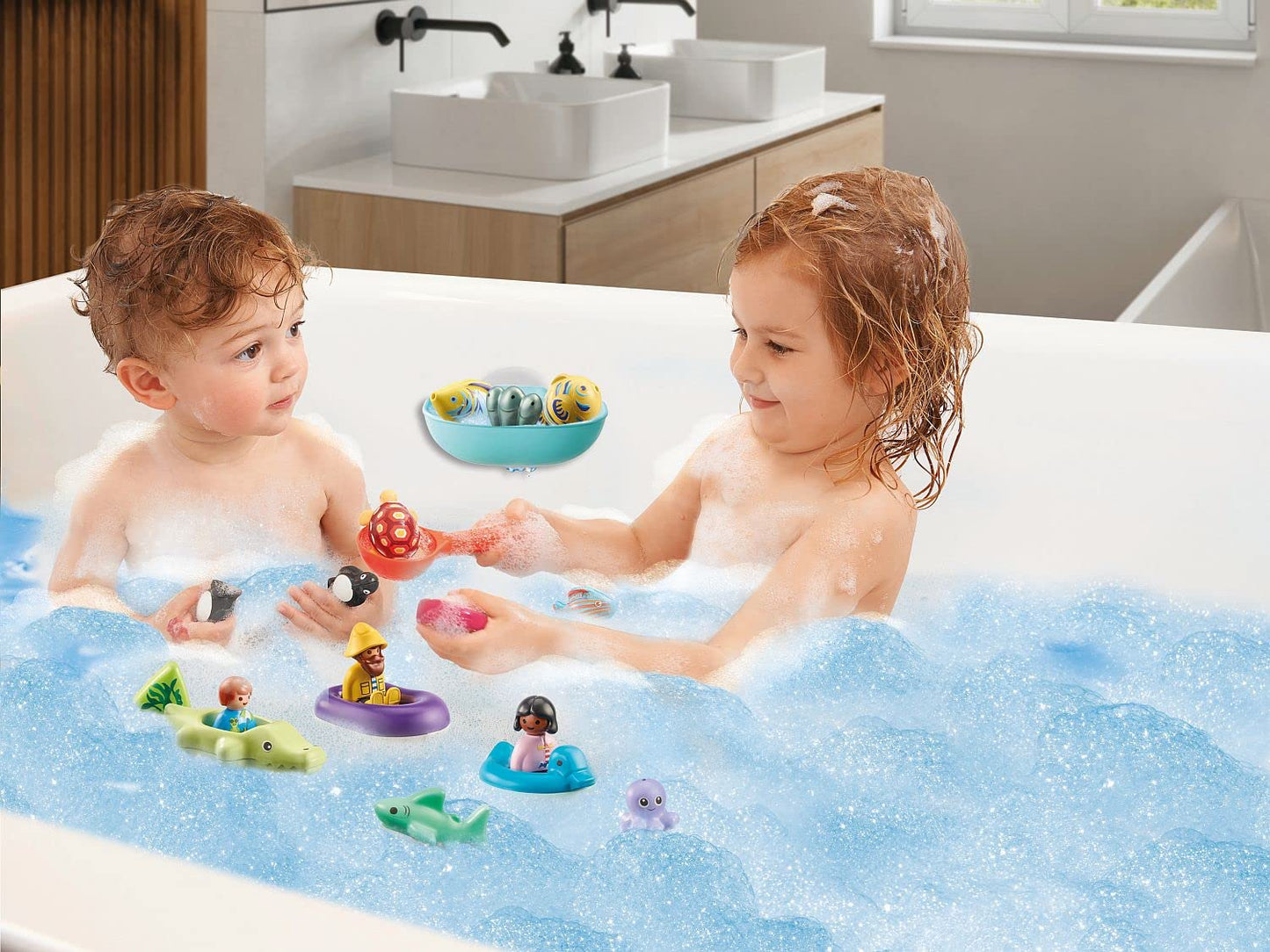 PLAYMOBIL 1.2.3 Aqua 71086 Advent calendar for children: fun in the bath, with floating animals, bathtub toys, suitable for kids aged 1.5 years and up.