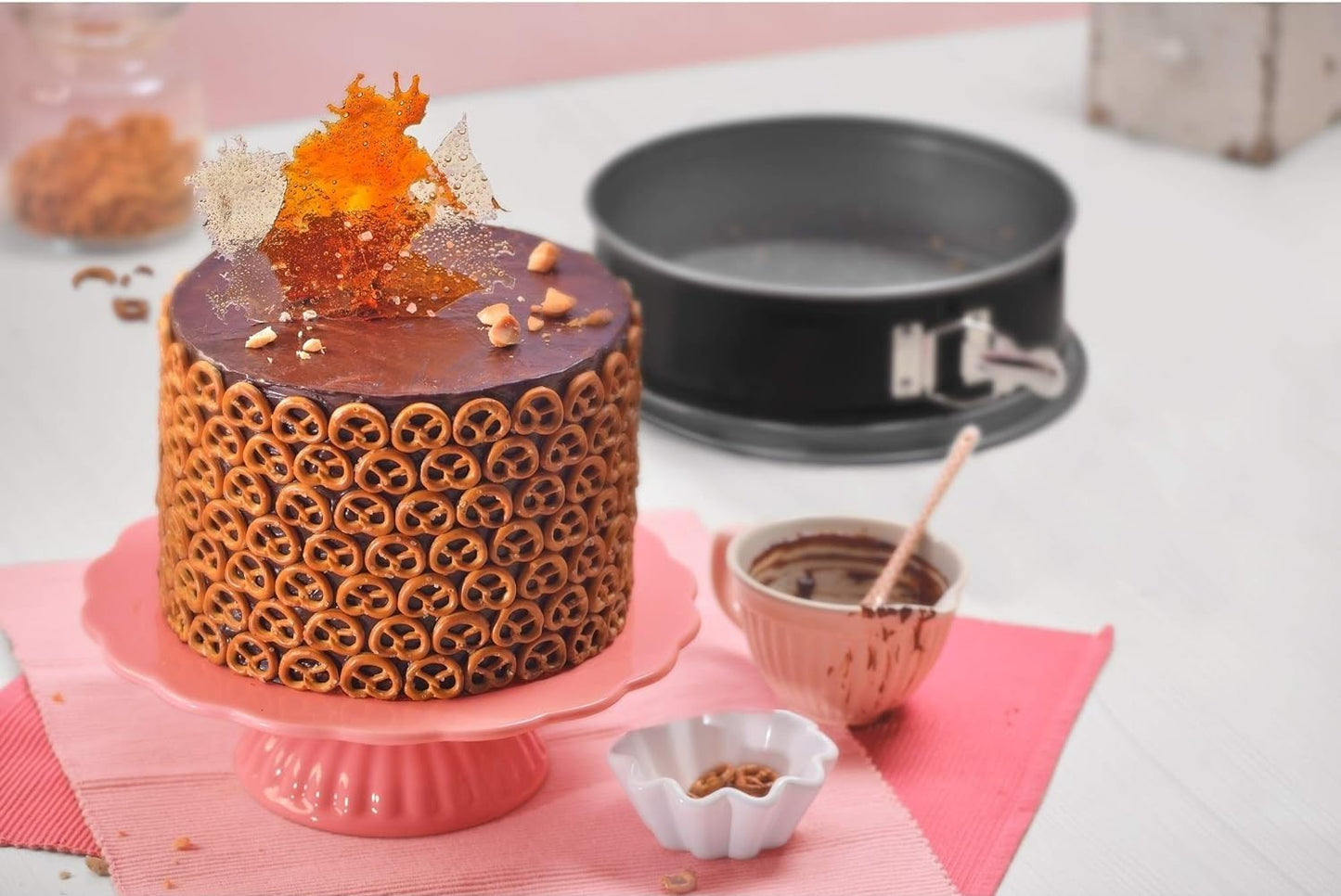ORIGINAL KAISER | Springform Inspiration Baking Set incl. Cake Brush 2-pc. | 26 cm round with flat bottom | non-stick coated, leak-proof | Made in Germany