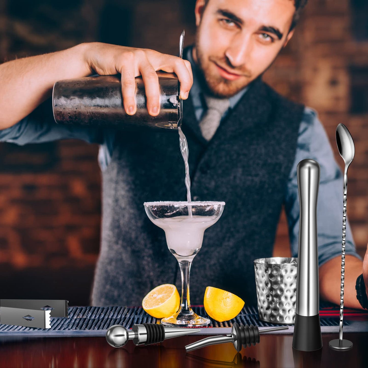 Sosayet Cocktail Shaker Set, 10-piece Stainless Steel Cocktail Set with accessories & recipe cards, 750mL Bartender Set for beginners & professionals - Gift for Men.