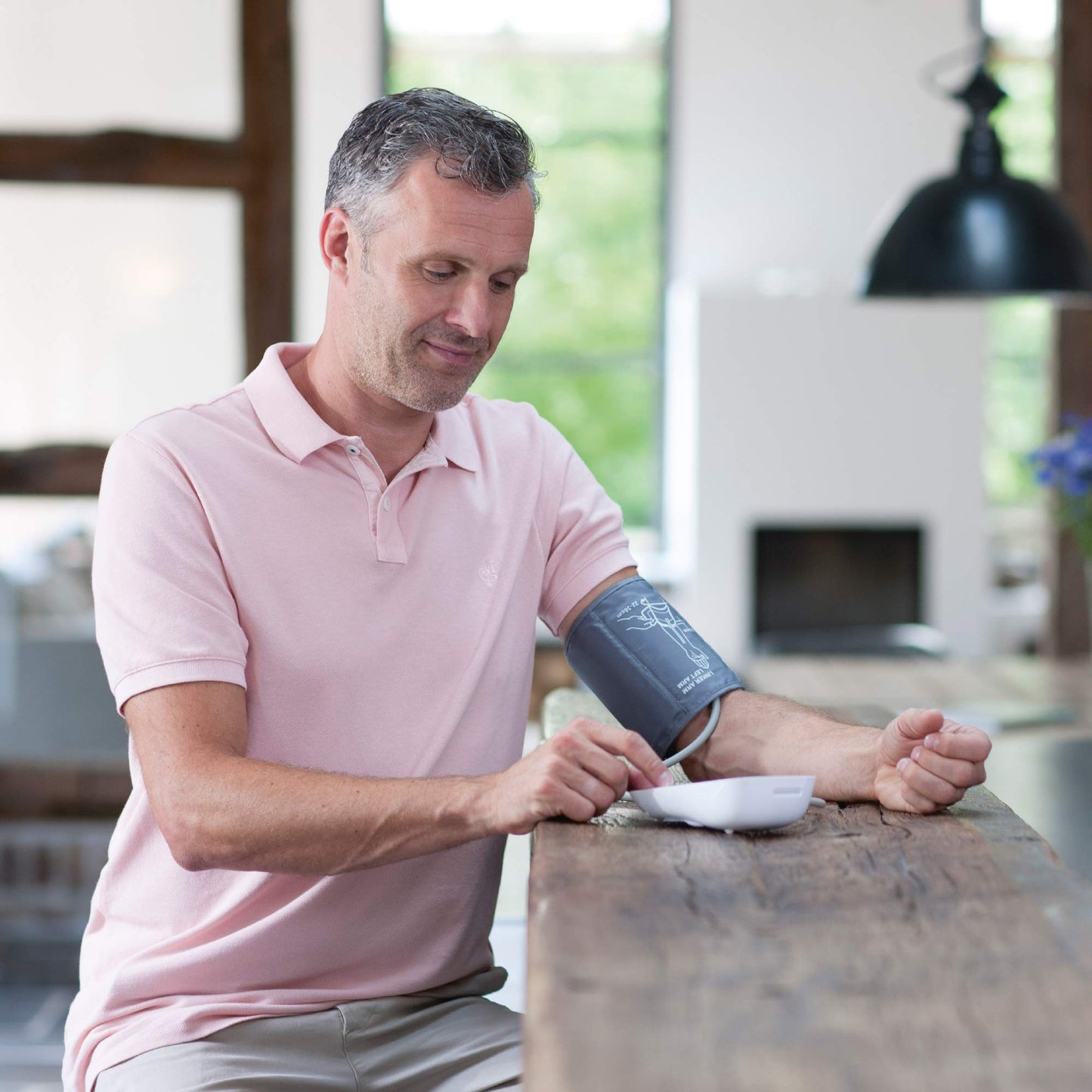 medisana BU 535 Voice upper arm blood pressure monitor with voice output, blood pressure and pulse measurement with memory function, traffic light scale, blood pressure cuff with detection of an irregular heartbeat.