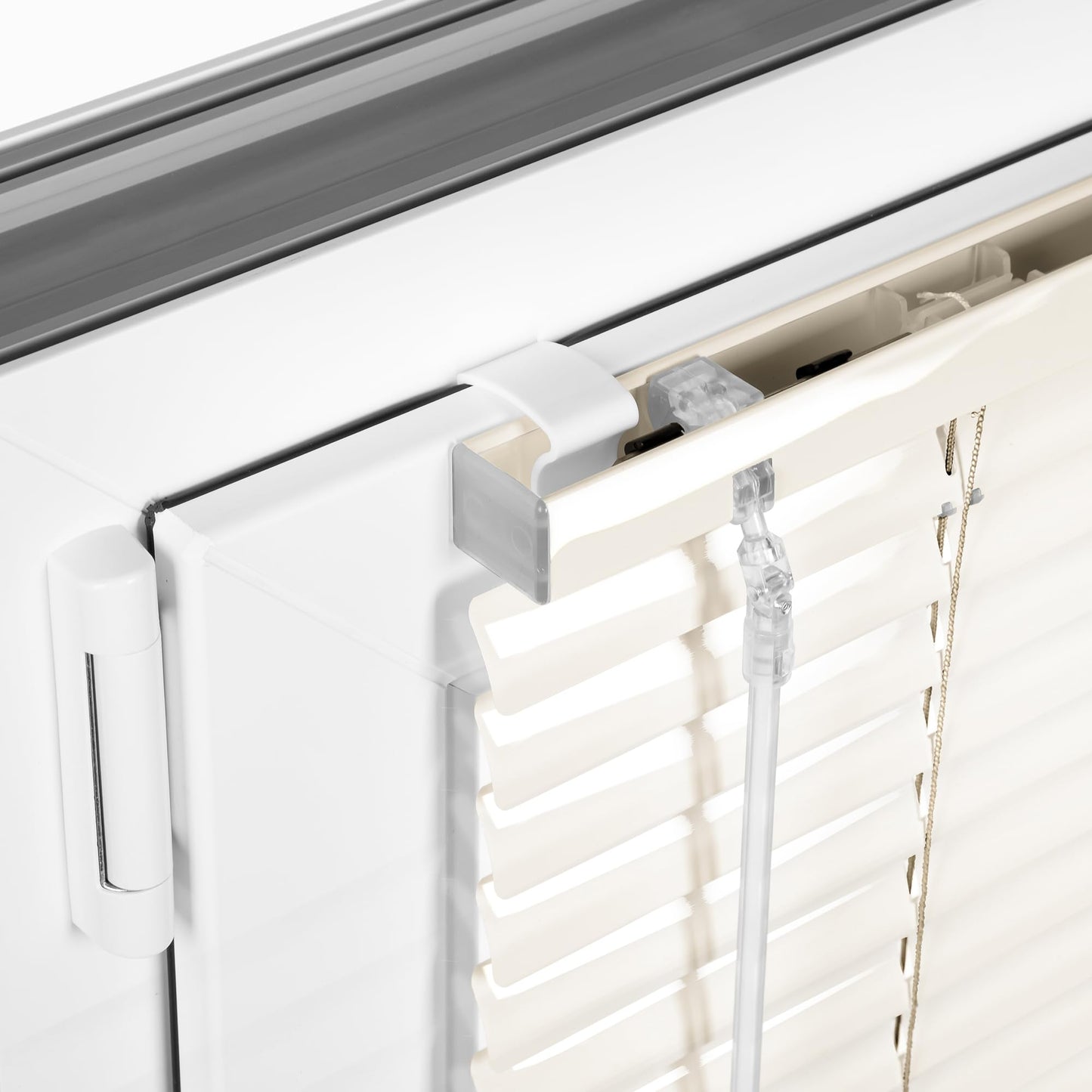 SONELLO Aluminum Venetian Blind 125cm x 220cm Cream, Alu blind with clamp fixing, no drilling needed. Provides privacy, glare protection, light control, and sun protection for windows and doors.