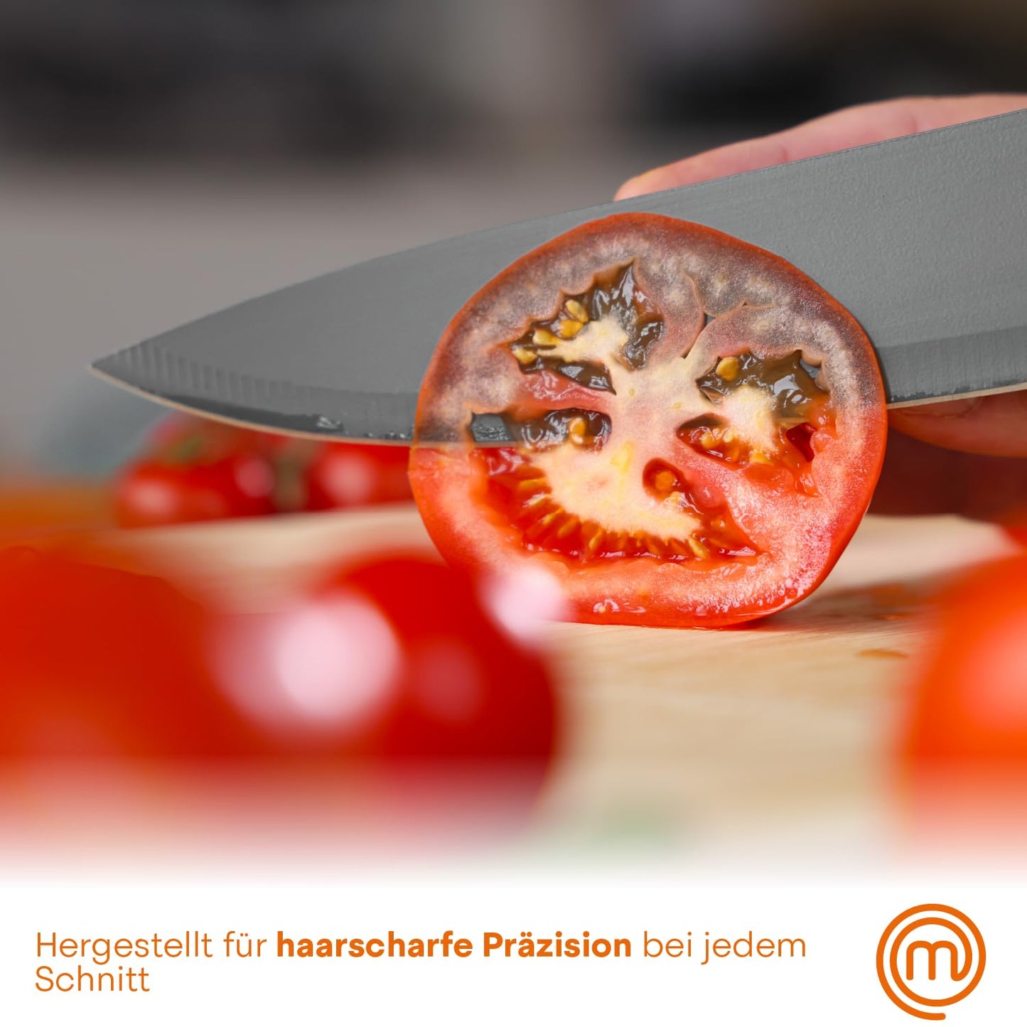 MasterChef knife block with cake knife set including Santoku knife, bread knife, chef's knife, vegetable knife, and utility knife. Made of stainless steel, sharp, 5 pieces, black, with soft-touch handles.