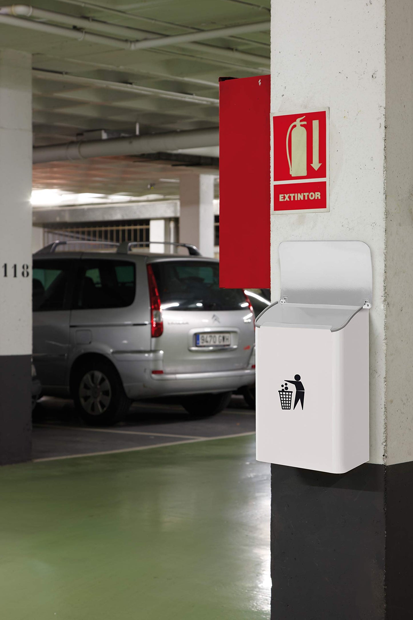 ARREGUI E6101 Hanging Trash Can | Wall Mountable Garbage Bin | Ideal for Garages, Entrances, Stores | Paper Basket | Hanging Trash Can with Lid | 18L Waste Bin | Steel Trash Can | White