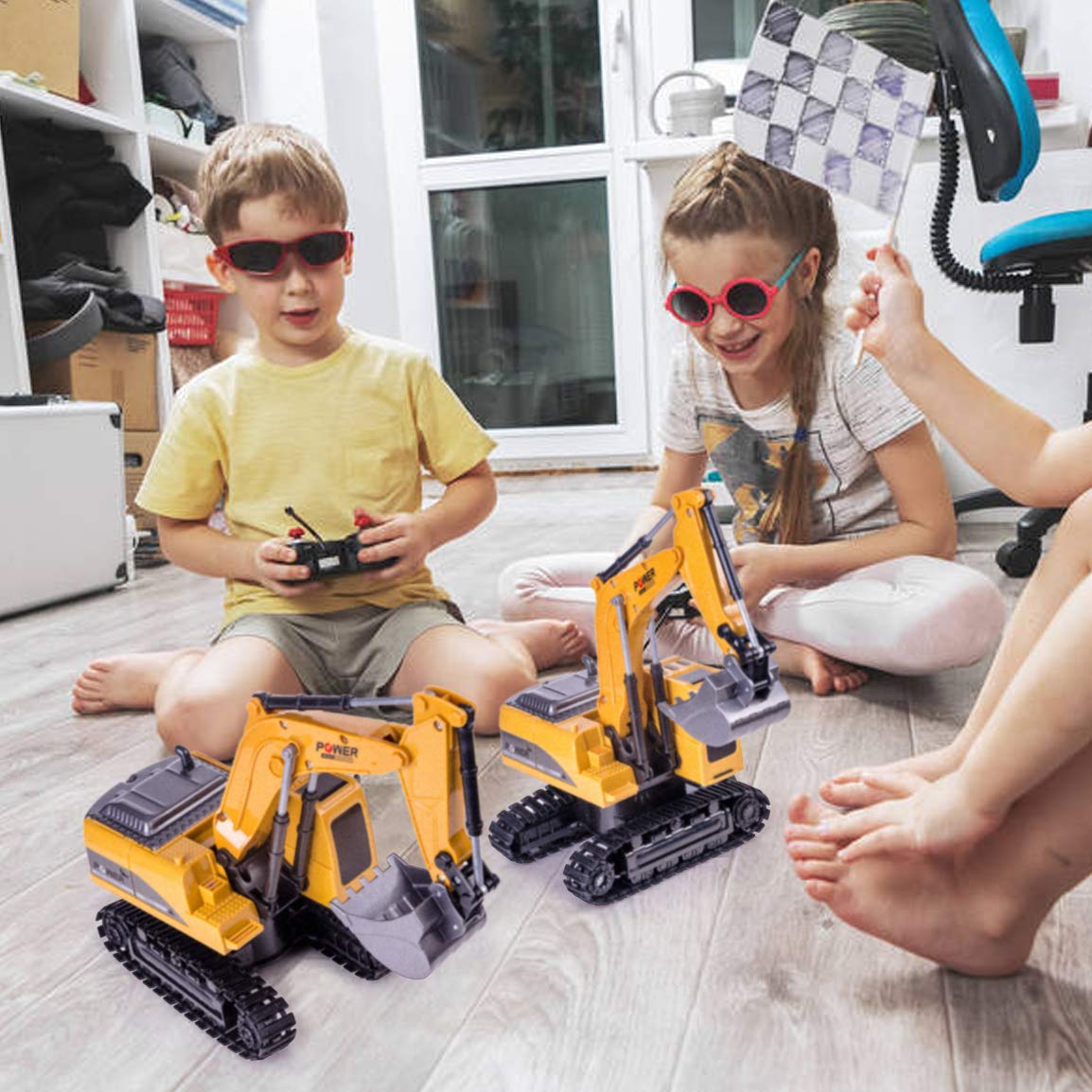 Thedttoy 1:24 Remote Control Excavator Toy for Kids, Car 2.4 GHz Tractor RC with Lights, Birthday Gift for Boys 3 4 5 6 7 8 Years