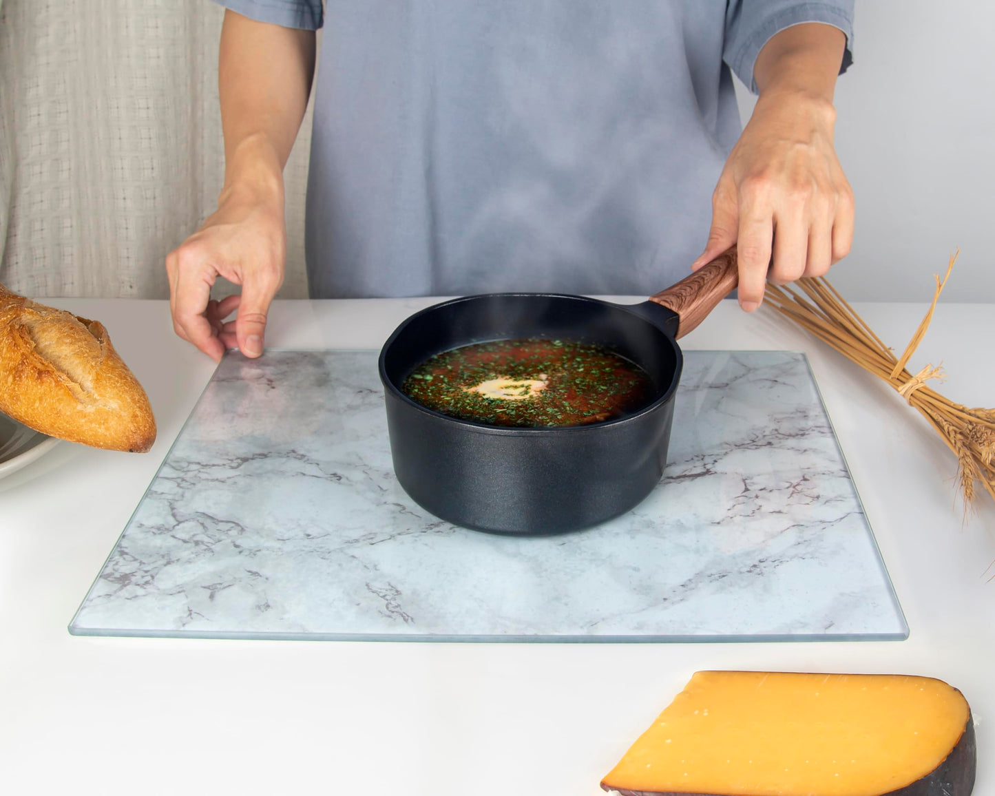 Kitchenville Glass Cutting Board 40x30cm - Hygienic cutting board made of tempered glass - Heat resistant, scratch resistant & non-slip - Glass plate for the kitchen - Grey marble look