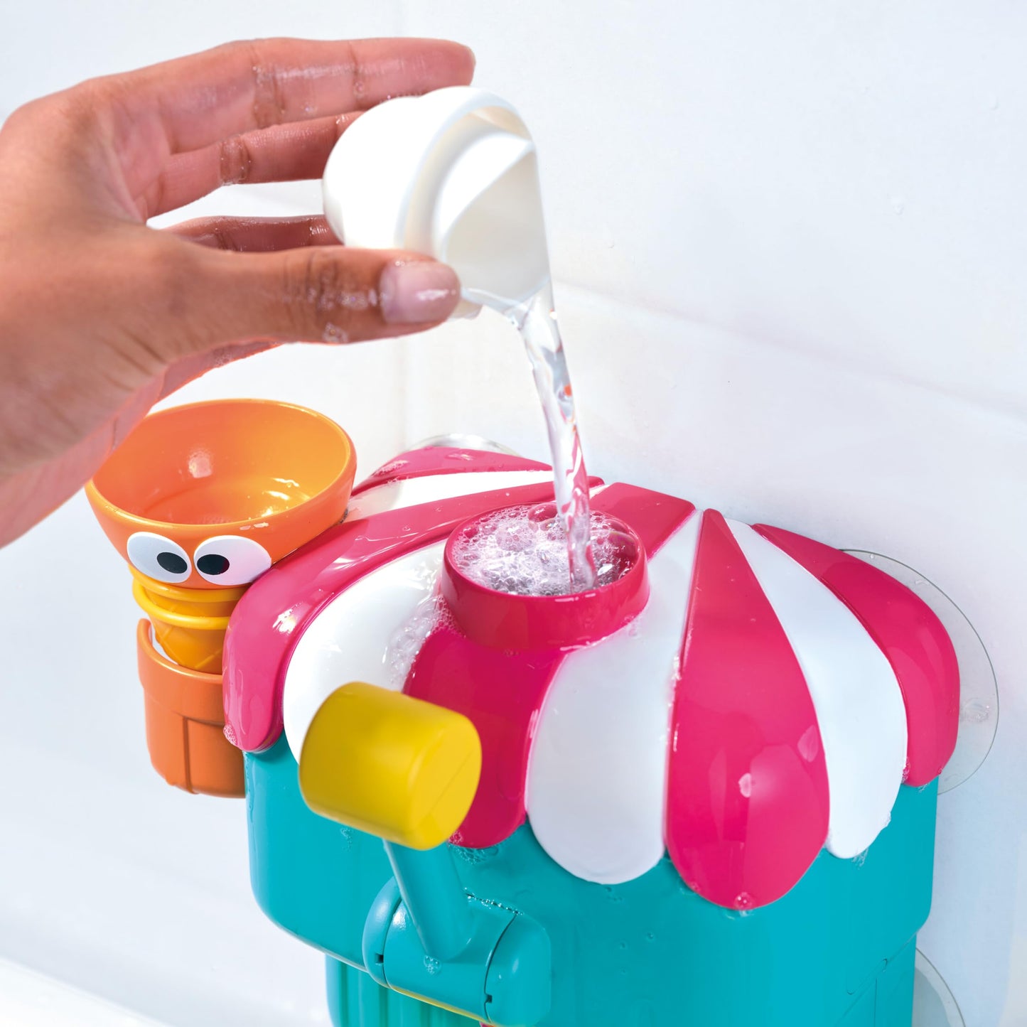 Toomies Deluxe Foam Ice Cream Machine Bathtub Toy, Wall-Mounted Foam Bath Toy for Kids, Pretend Play Water Toy, Sensory Baby and Toddler Toys for ages 18 months+
