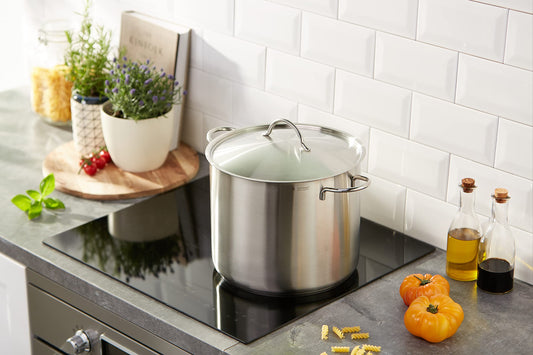 WMF Vegetable Soup Pot Induction 28cm, Metal Lid with Steam Vent, Large Cooking Pot 14L, Cromargan Stainless Steel Brushed, Large Uncoated Pot, Oven safe.