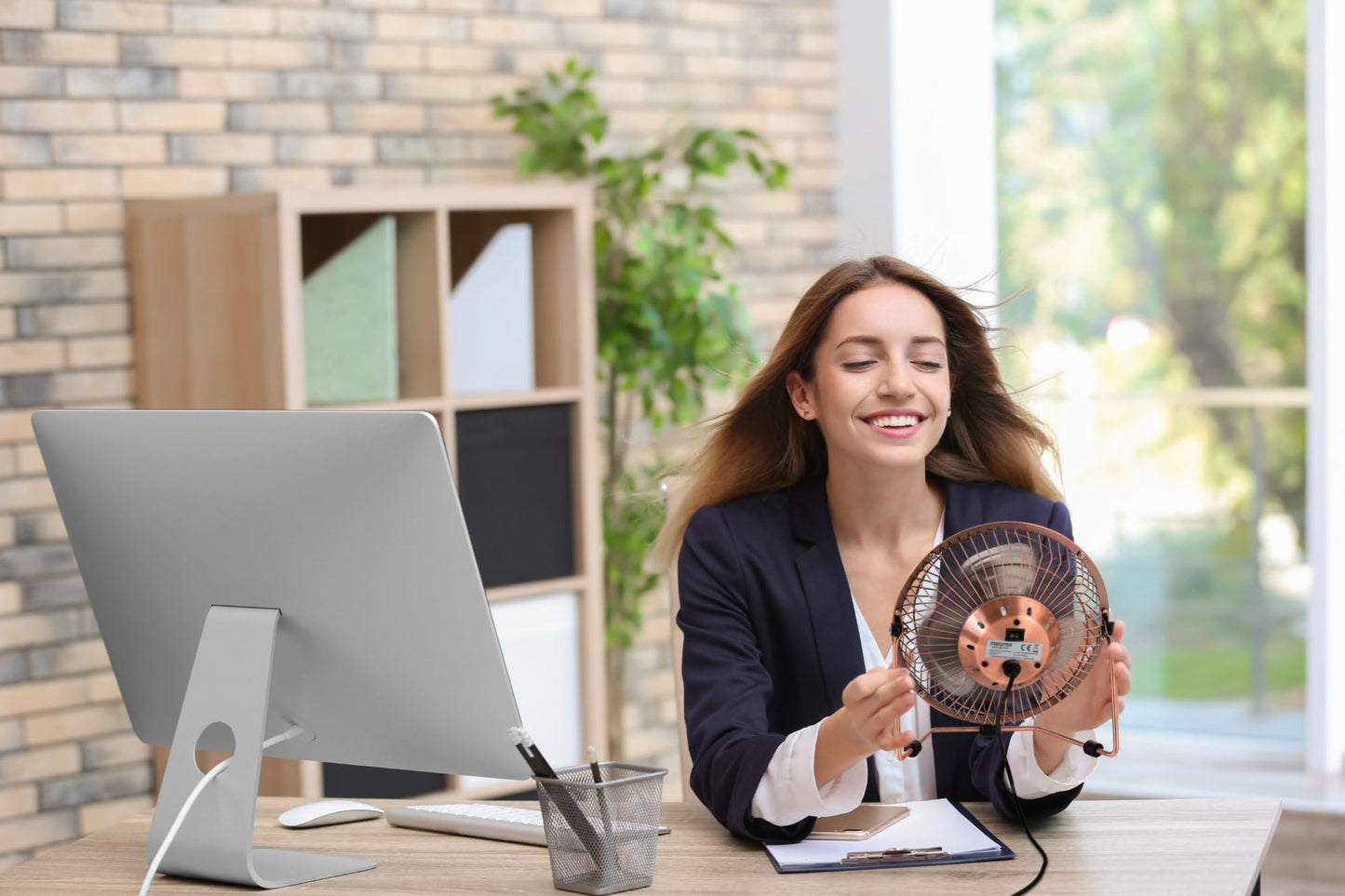 Stagecaptain TV-60U MkII 6" USB desk fan - perfect for desks and small living spaces - 6" fan blade - made entirely of sturdy metal - infinitely adjustable angle - powered by USB port