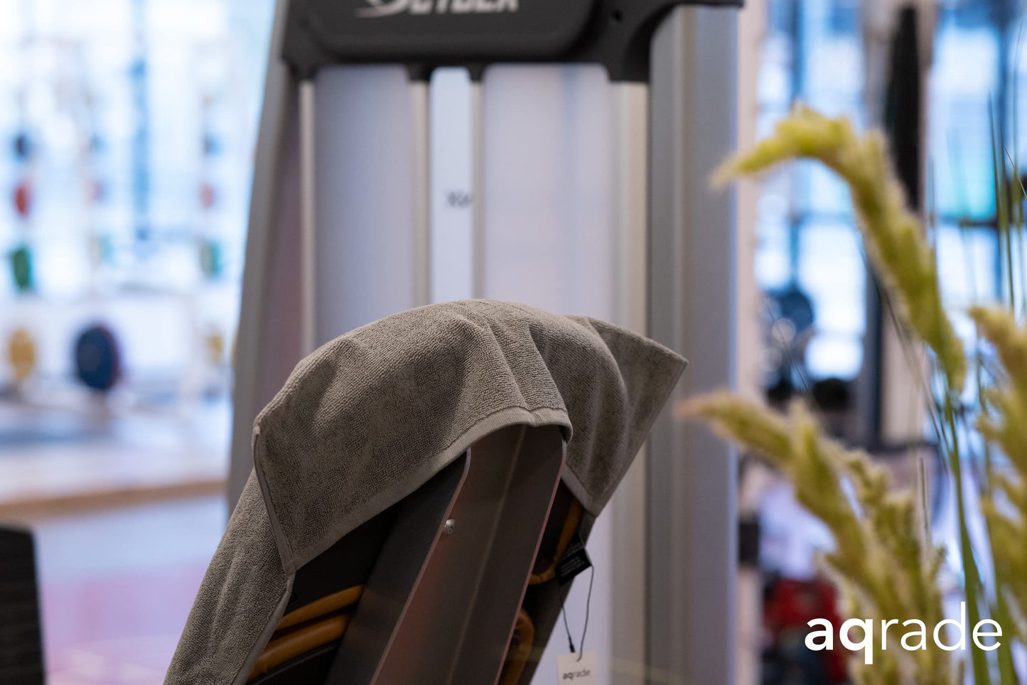 aqrade sports towel fitness towel with fastening 120x50cm gym made of 100% cotton anthracite XL