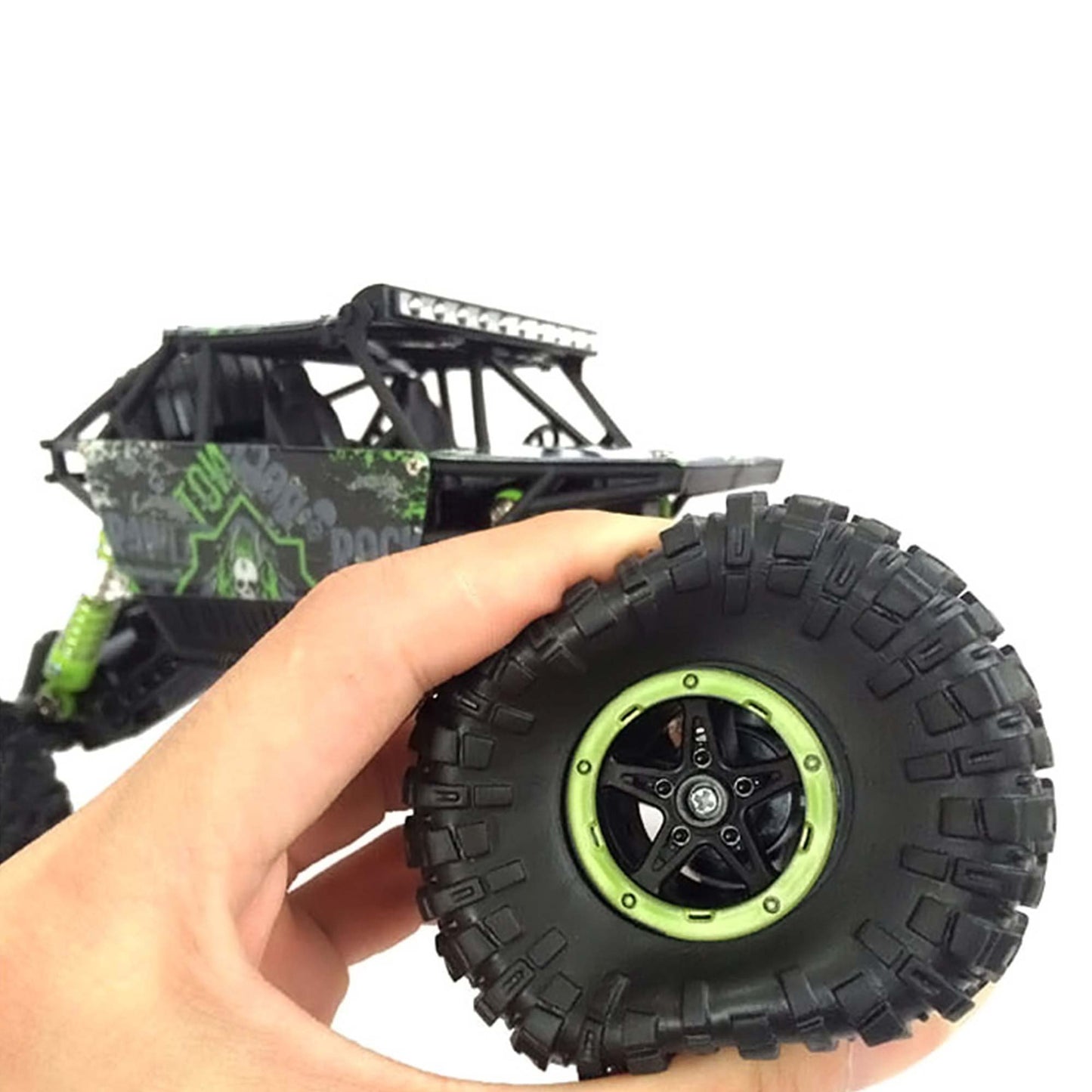 Remote Control Car 4WD 1:18, Electric Off-road Vehicle for Kids and Adults, Monster Truck Rock Crawler SUV, All-wheel Drive Stunt Car Toy with Remote Control for any terrain.