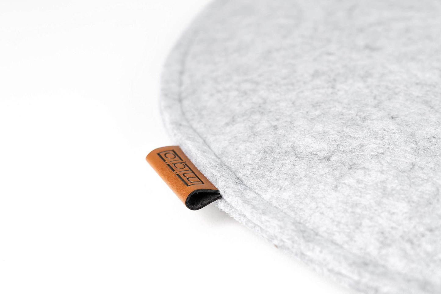 Miqio Design Felt Seat Cushion Round with Anti-Slip Dots | 35cm | 4 Pack | Indoor and Outdoor | Sustainable from Recycled PET Bottles | Washable Chair Pads Non-Slip | Light Grey