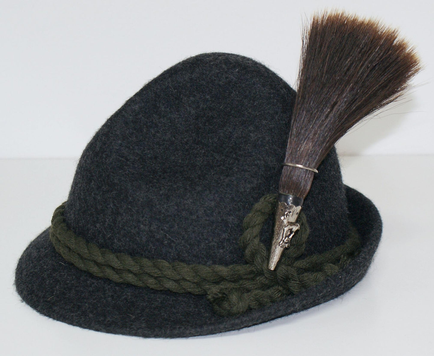 Gamsbart with sleeve without traditional hat hunting genuine chamois chamois hat decoration trophy hat pin real animal hair, multicolored, 16-17cm