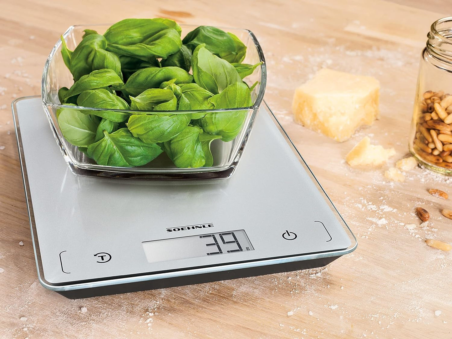 Soehnle Page Comfort 100, digital kitchen scale, silver, weight up to 5 kg (1 g accurate), household scale with sensor touch, electronic scale including batteries, large LCD display