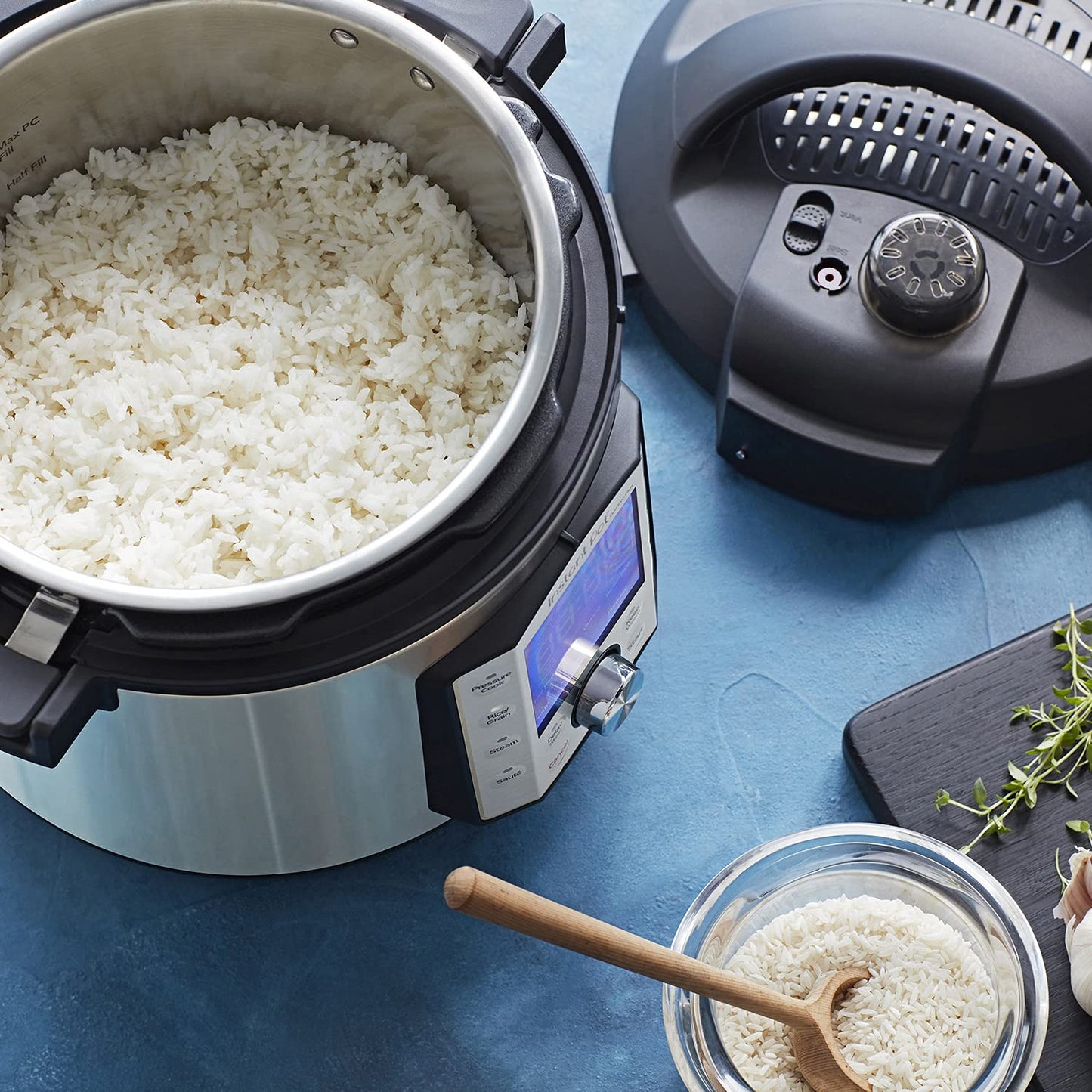 Instant Pot DUO EVO PLUS 7.6L Electric Pressure Cooker. 10-in-1 functions: Sterilizer, Slow Cooker, Rice Cooker, Steamer