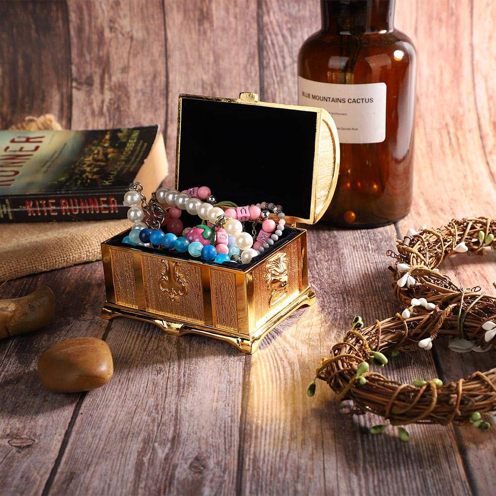 Betued jewelry box, treasure chest in European style and gold, pirate-style jewelry box, decorative jewelry box, classic jewelry storage box.