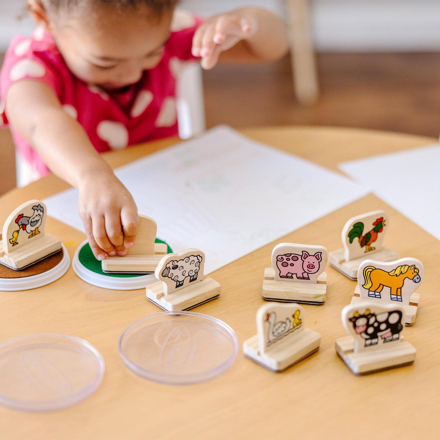 Melissa & Doug Wooden Stamp Set Farm Animals | 8 wooden stamps, 2 stamp pads, storage box | For children ages 3 years and up
