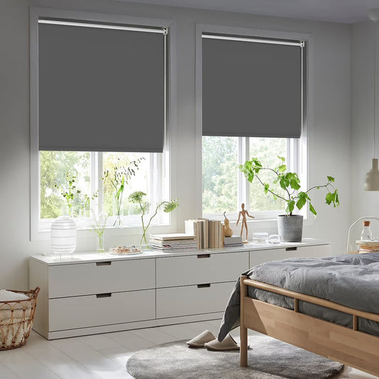 Blackout roller blind without drilling, for windows 47" x 78" (fabric width 45") in dark gray. Thermal roller blind with clamp fixing, side pull roller blind for privacy and sun protection. Wall mountable.