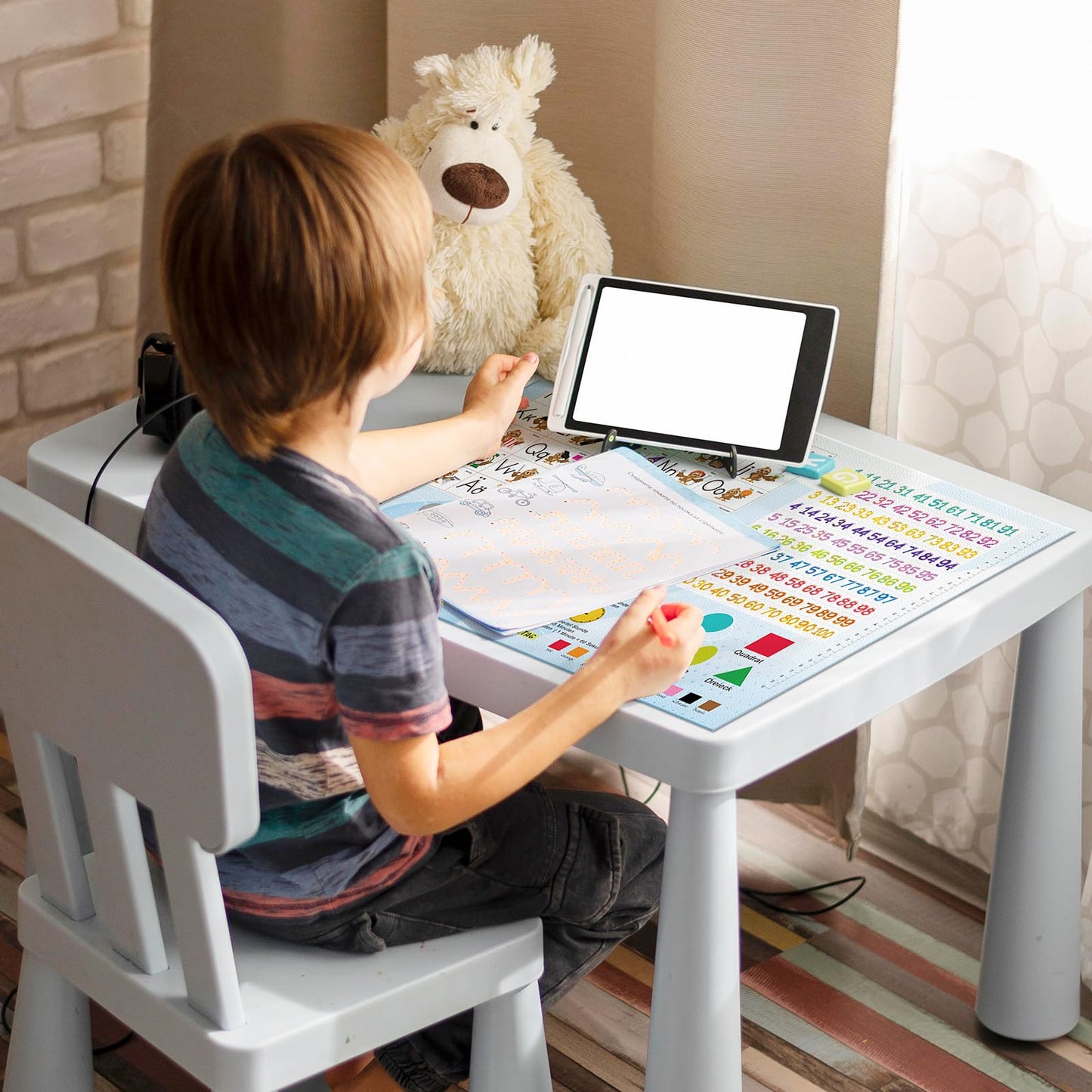 Desk pad for children, double sided world map desk pad waterproof made of durable, wipeable painting pad for children/girls (60x40 cm)