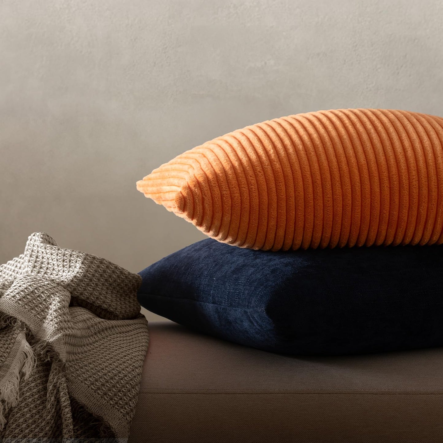 MIULEE 2-Pack Corduroy Pillow Covers Decorative Cushion Case Sofa Throw Pillow Couch Pillow Decorative Throw Pillow Cover with Hidden Zipper 45x45 cm Orange