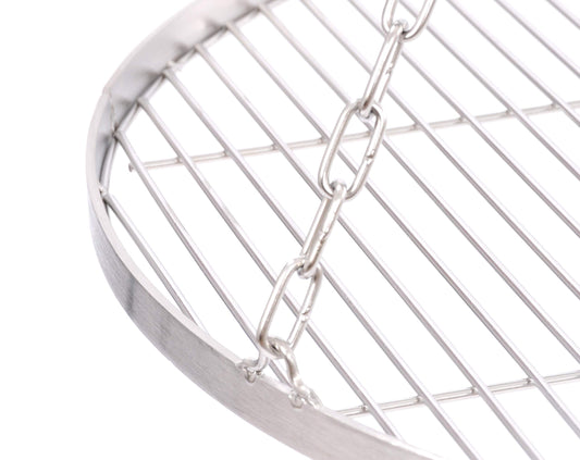 60 cm stainless steel grill grate for tripod BBQ grill with chain and 14 mm rod spacing.