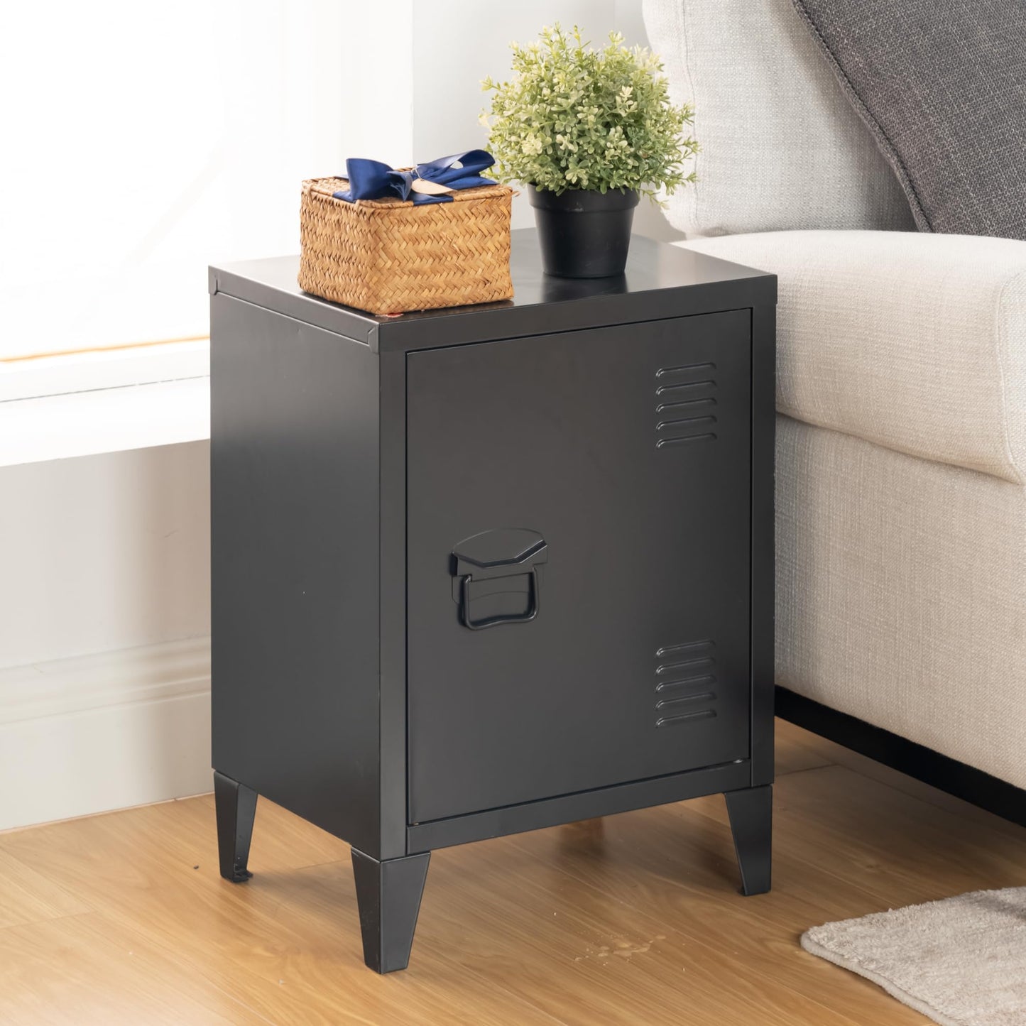 Small storage cabinet, steel cabinet, file cabinet, freestanding with 4 sturdy metal legs & scratch-resistant powder-coated surface, compact yet spacious, black, 30*40*57cm.