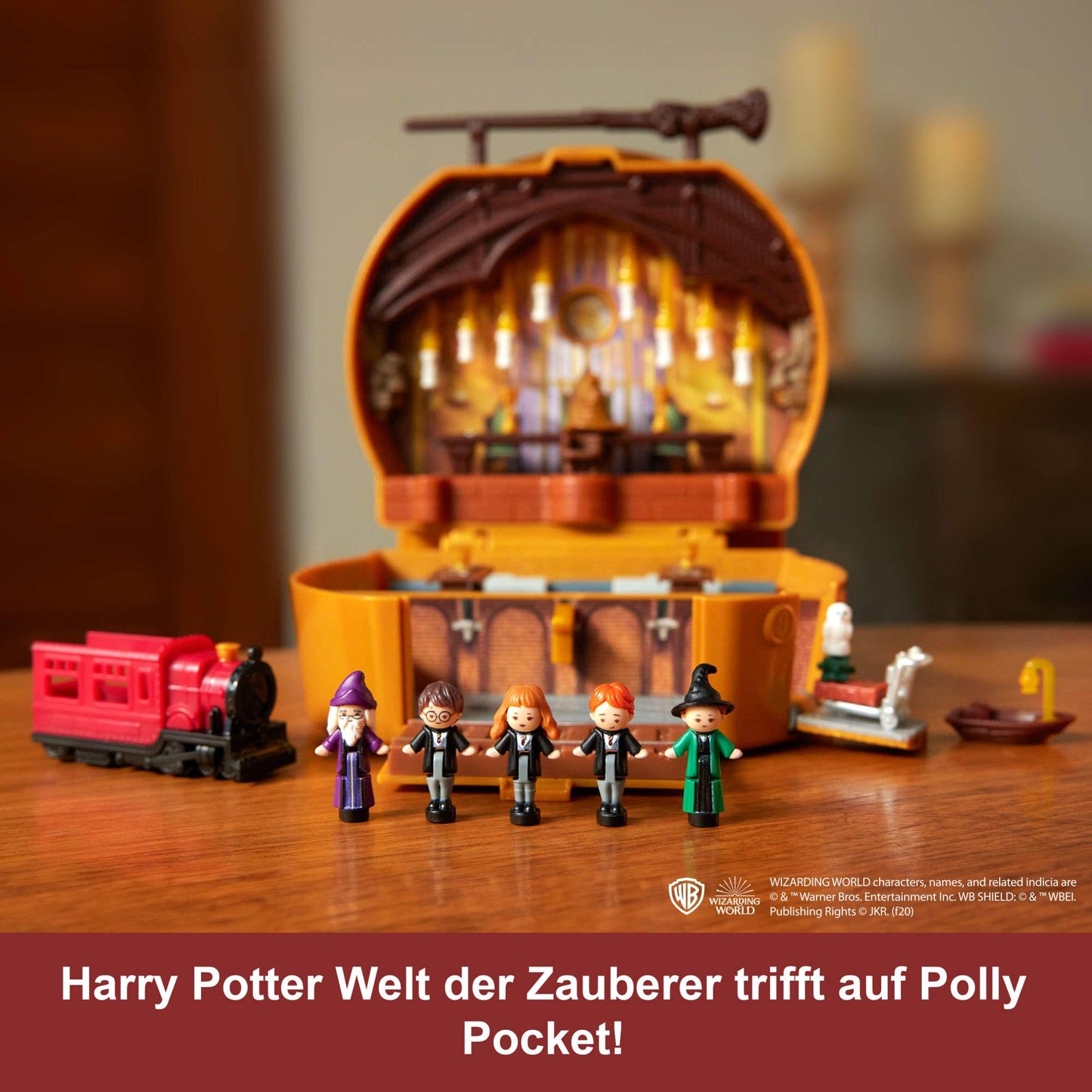 Polly Pocket Collector Game Set, Harry Potter Trunk with 5 dolls and 11 accessories, HRD56