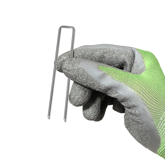 GardenMate 300 galvanized ground anchors, 100mm long, 13mm wide, ø 2.9mm. Galvanized steel ground anchors for the garden, ideal for securing weed control fabric and artificial turf.