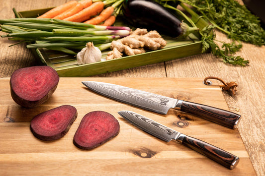 ZEUS Damascus Knife Set 2 pieces (32 cm and 24 cm) Professional Damascus kitchen knives made of authentic 67-layer Damascus steel I with chef's knife, Santoku knife, Pakka wood handle, and sharpening stone.