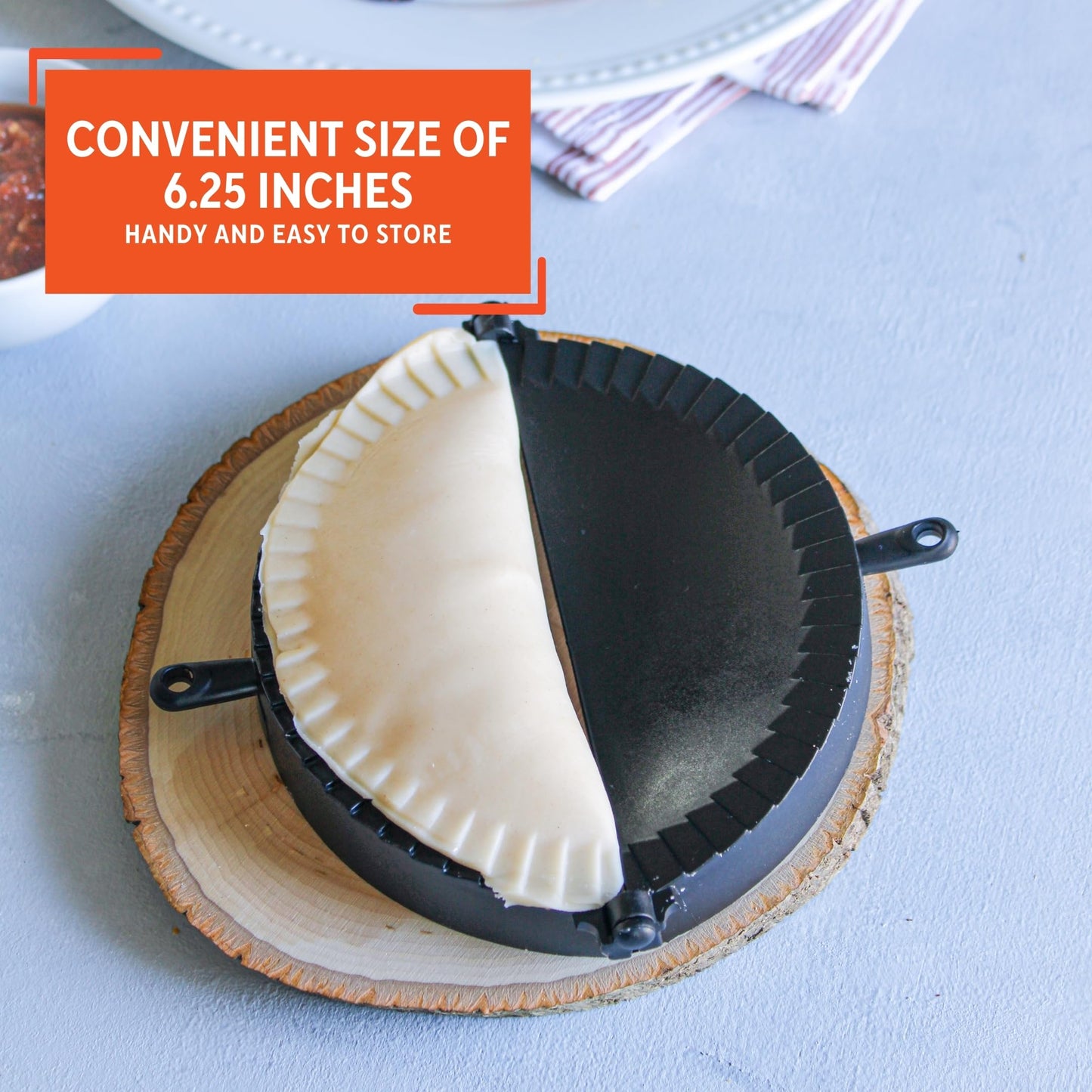 Imusa USA IMU-71006W Jumbo Empanada Press, easy to use, made of plastic, Black.