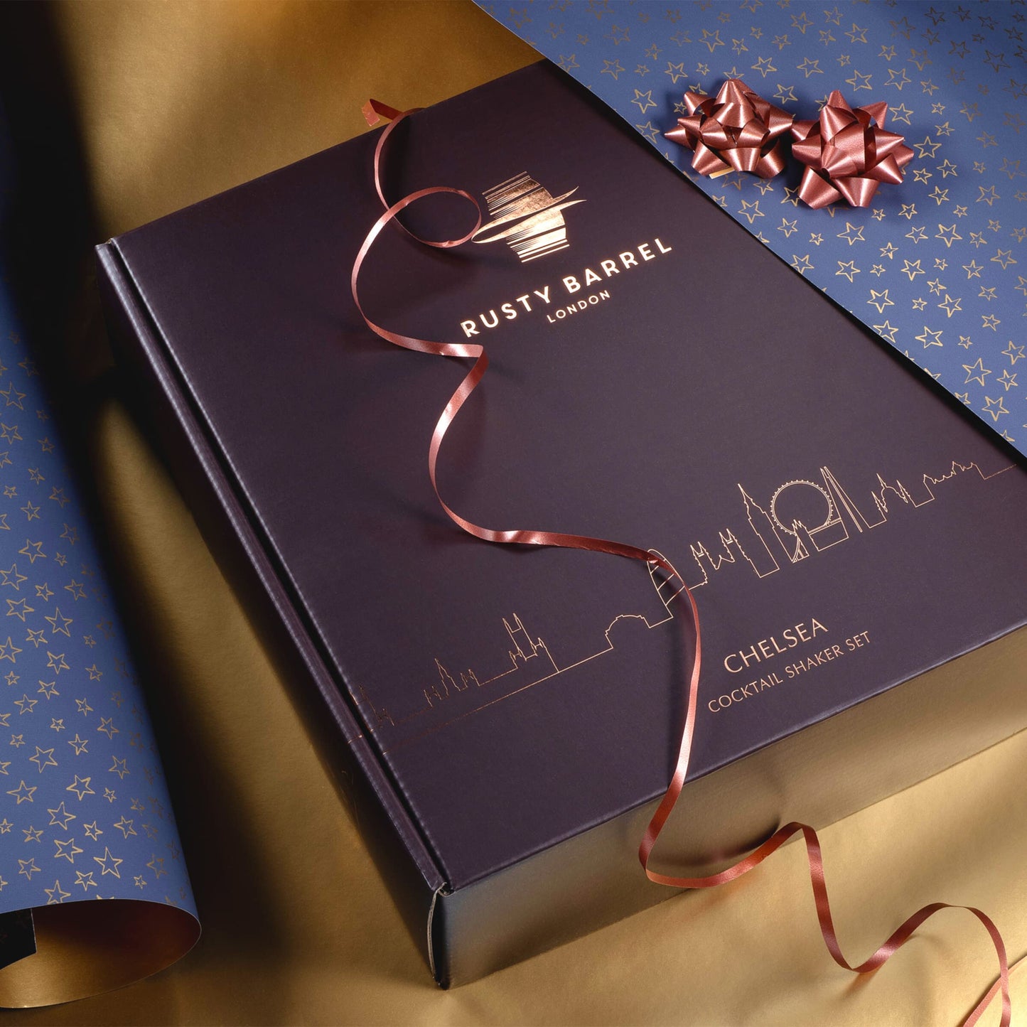 Rusty Barrel Chelsea Cocktail Set for Mixing - Rose Gold Gift Set Manhattan Stainless Steel Cocktail Shaker, Muddler, Strainer, Jigger, Pourer, Spoon, Bag, and Recipe Book - with Gift Box