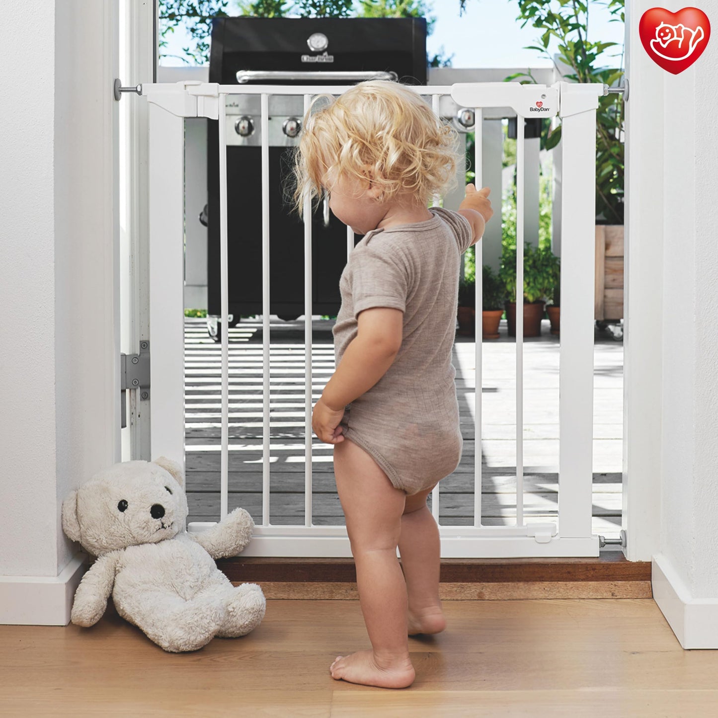BabyDan Premier, extra wide pressure mounted stair gate, 112-119.3 cm, door gate/barrier/baby gate/safety gate, metal, white, Made in Denmark (dog gate)