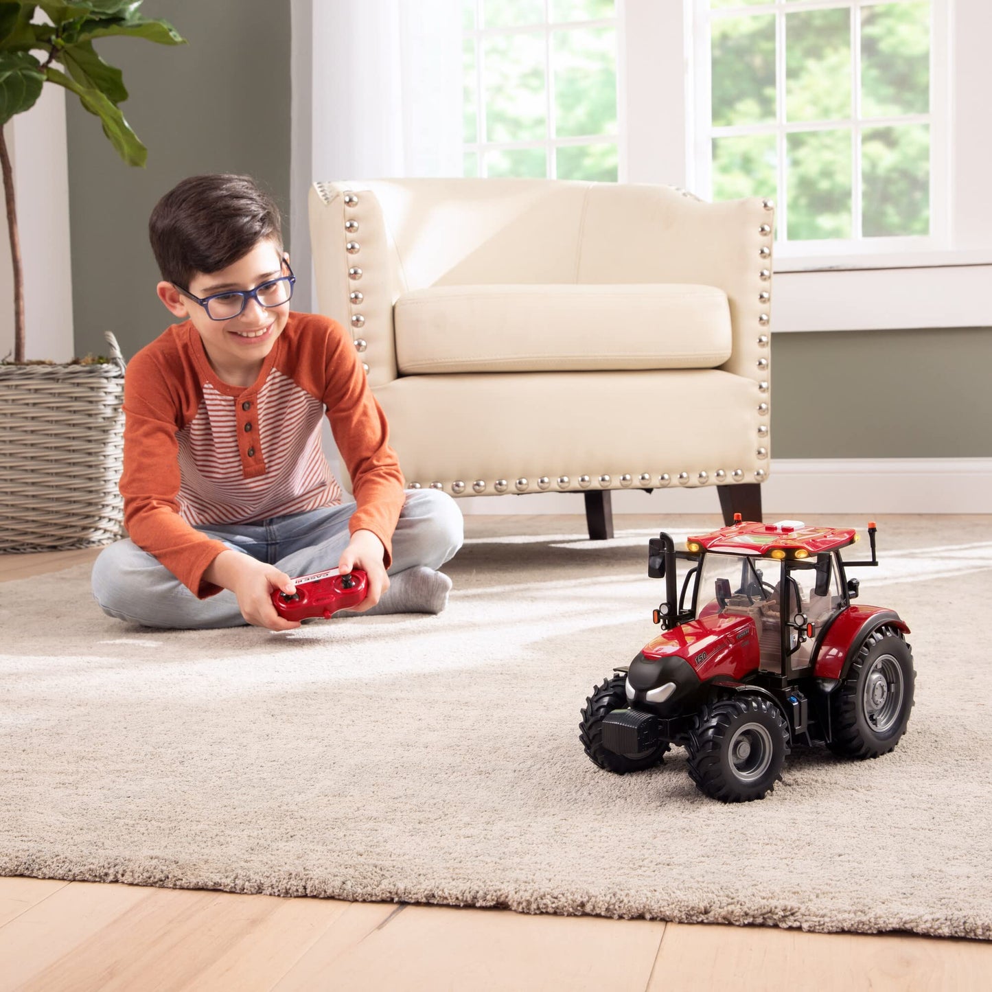 Big Farm Remote Controlled Case IH Maxxum 150 Tractor, farm toy for kids, Maxxum 150 Tractor, 1:16 scale, Suitable for collectors & kids ages 3 and up.