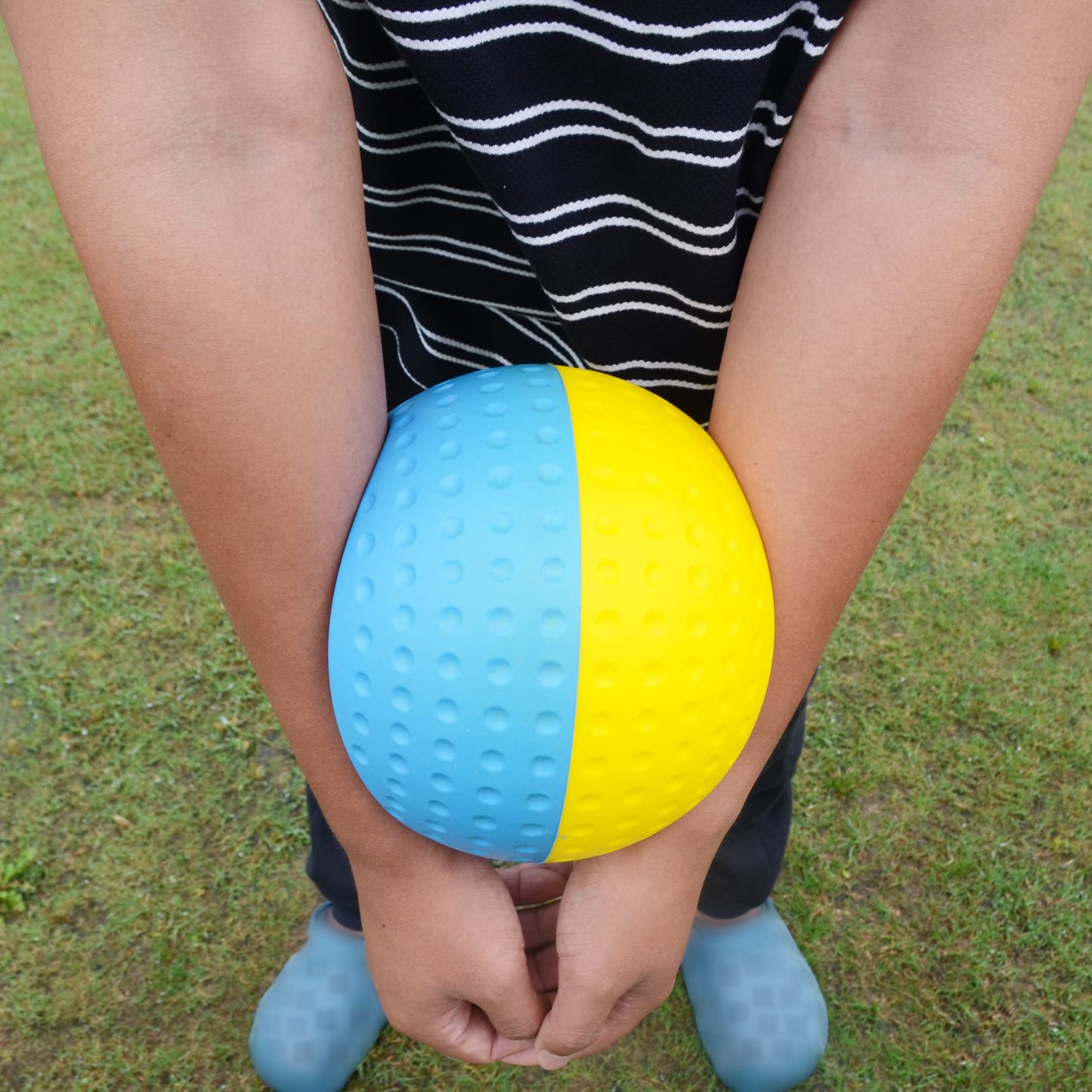 UPTTHOW 1Pcs Golf Swing Trainer helps with posture, movement correction, and muscle memory for beginners. Great training tool for forming the right habits in golf.