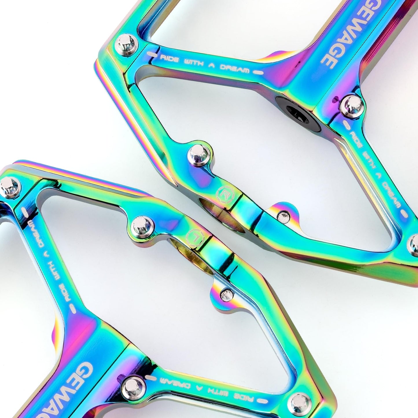 Daring road/mountain bike pedals - 3 bearing bike pedals - CNC-machined 9/16-inch flat pedals with removable anti-slip pins (Colored)