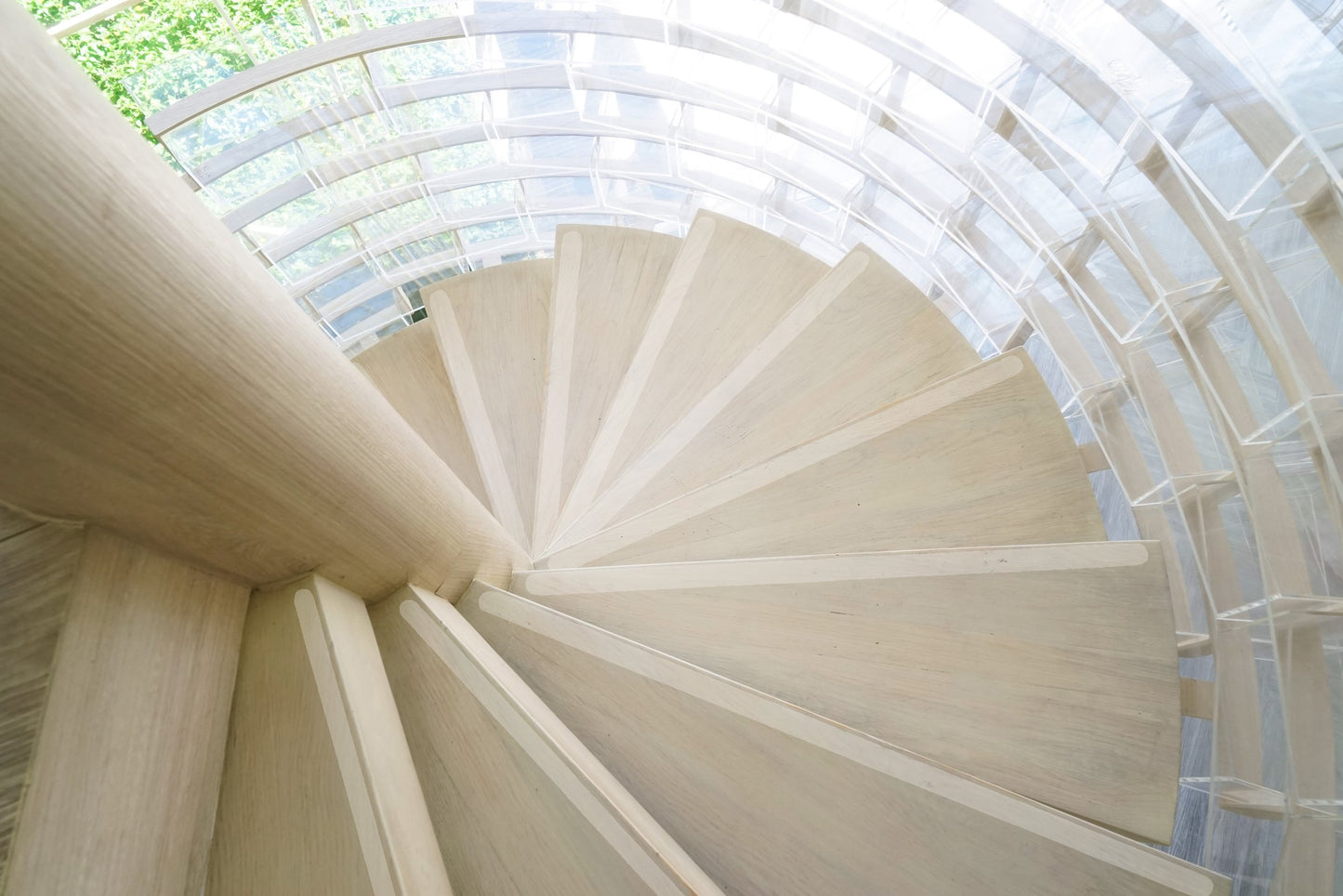 Kara Grip Pro HD Anti Slip Strips for Indoor Stairs 15m roll 5cm clear, also for pets and children. Instead of stair carpets or mats, this barely visible self-adhesive solution works on wood, tiles, granite, and marble.